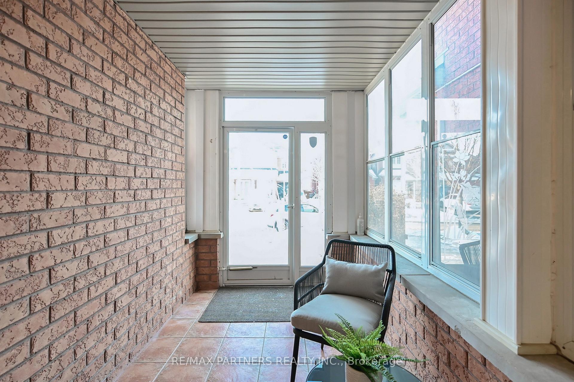 Photo 10 of 16 Tara Crescent, Markham, Cedarwood — HOMEH