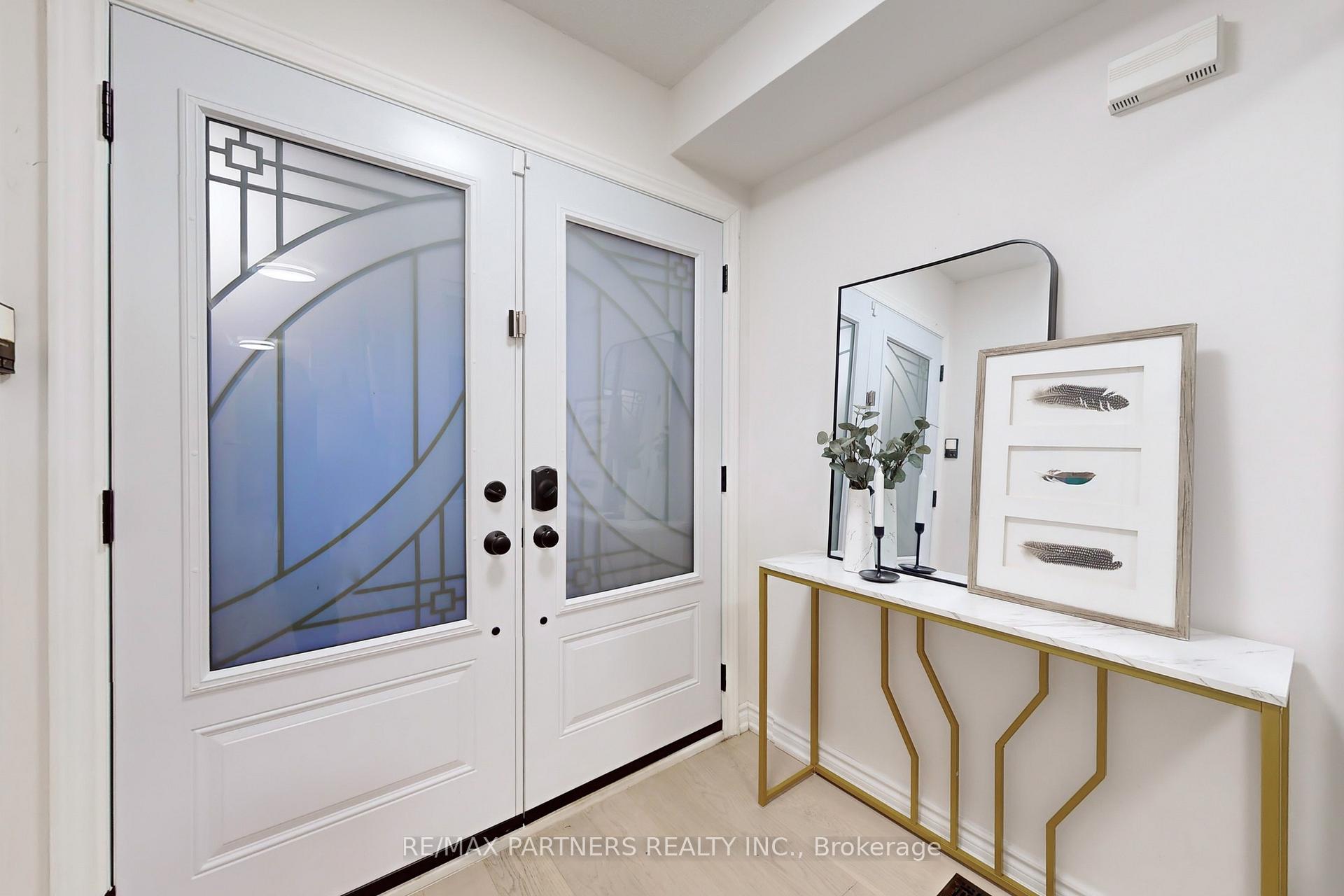 Photo 2 of 16 Tara Crescent, Markham, Cedarwood — HOMEH