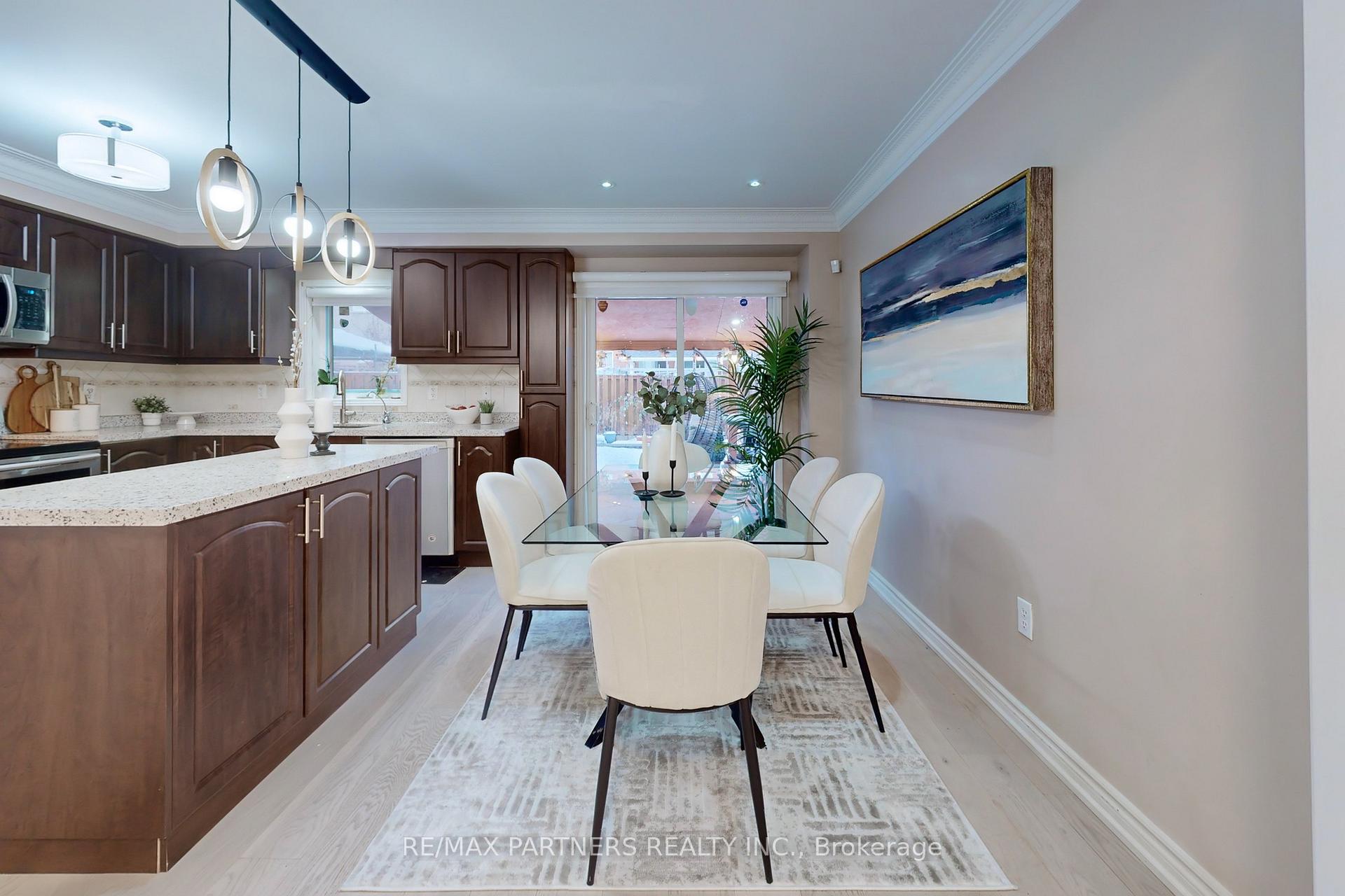 Photo 11 of 16 Tara Crescent, Markham, Cedarwood — HOMEH