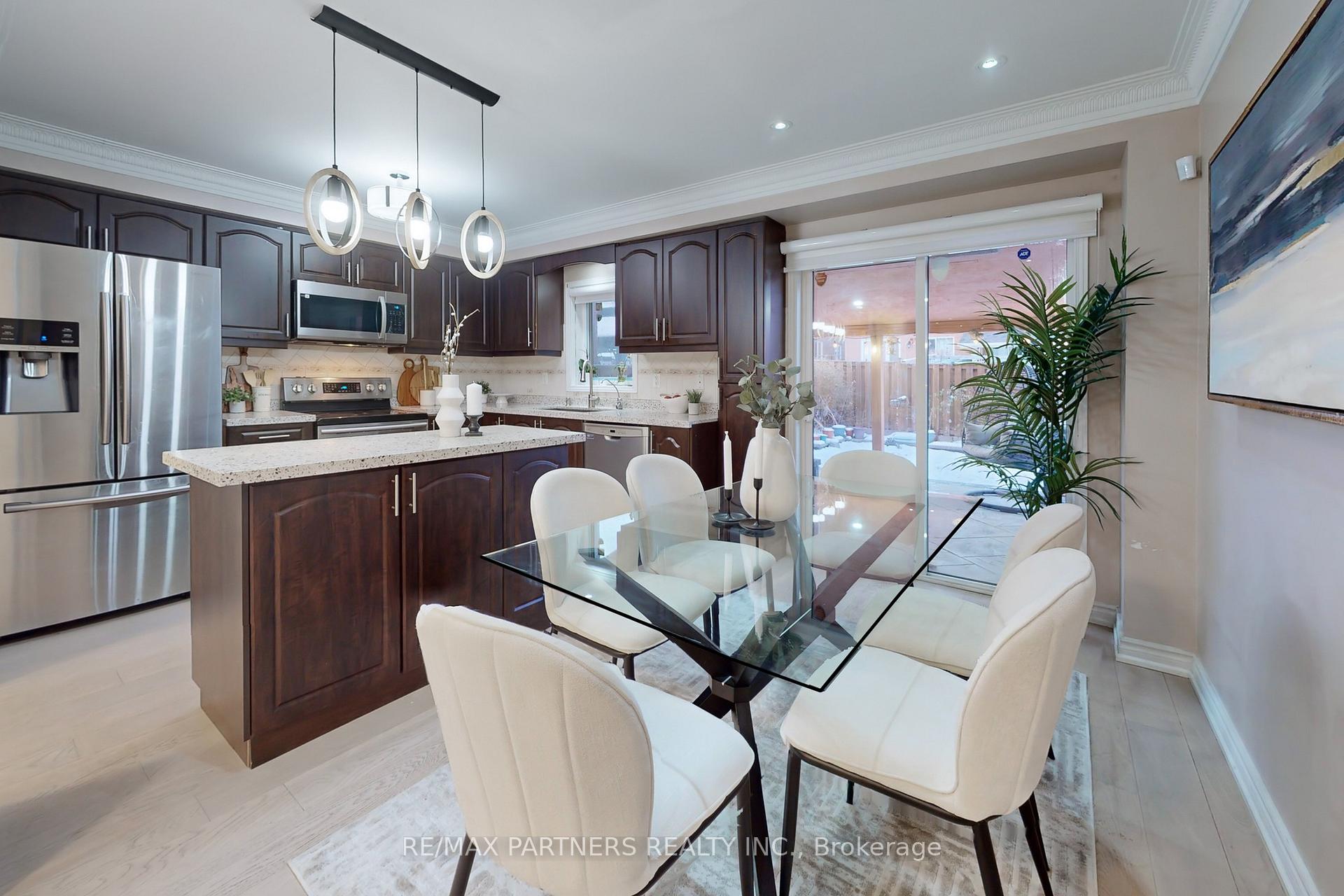 Photo 21 of 16 Tara Crescent, Markham, Cedarwood — HOMEH