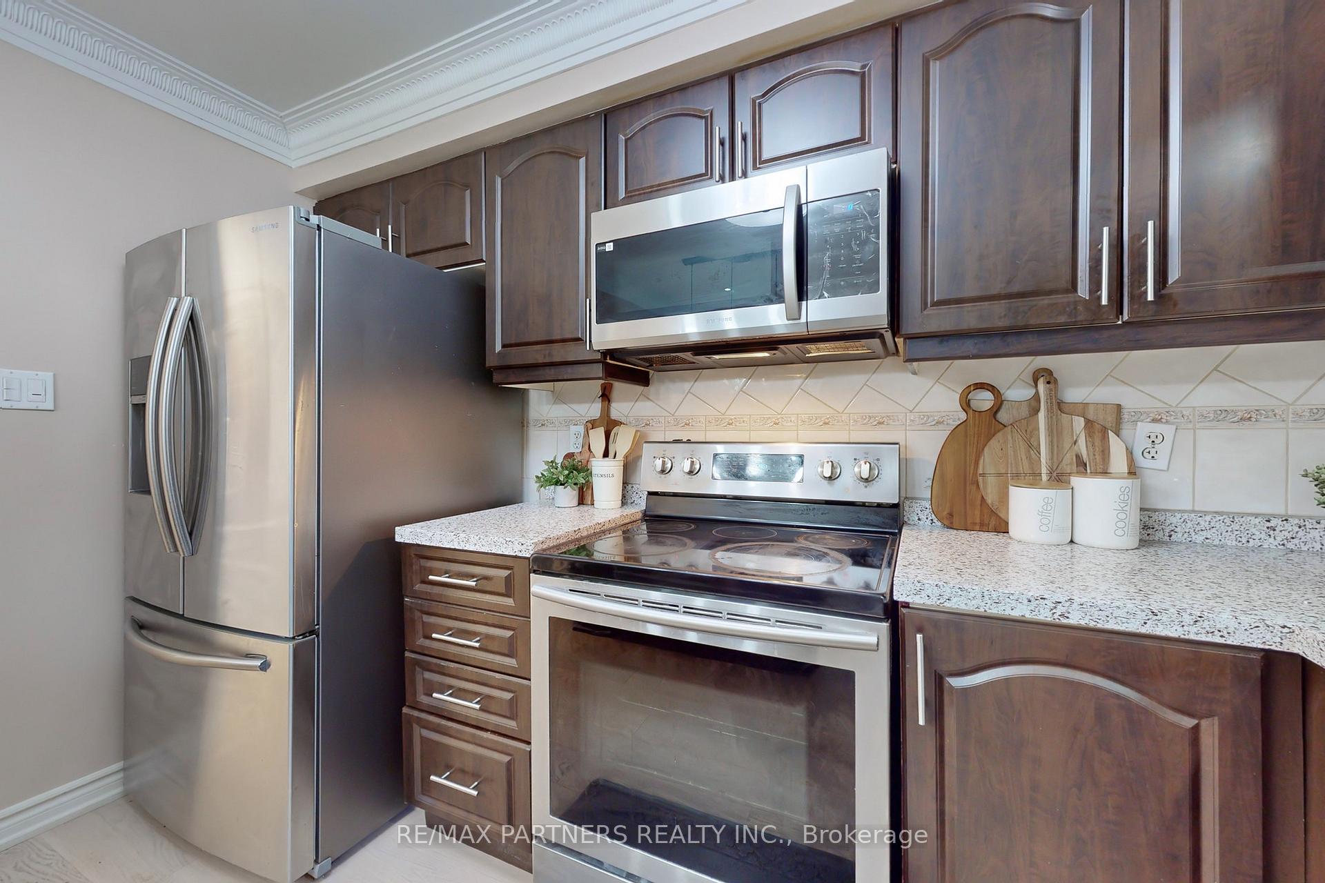 Photo 14 of 16 Tara Crescent, Markham, Cedarwood — HOMEH