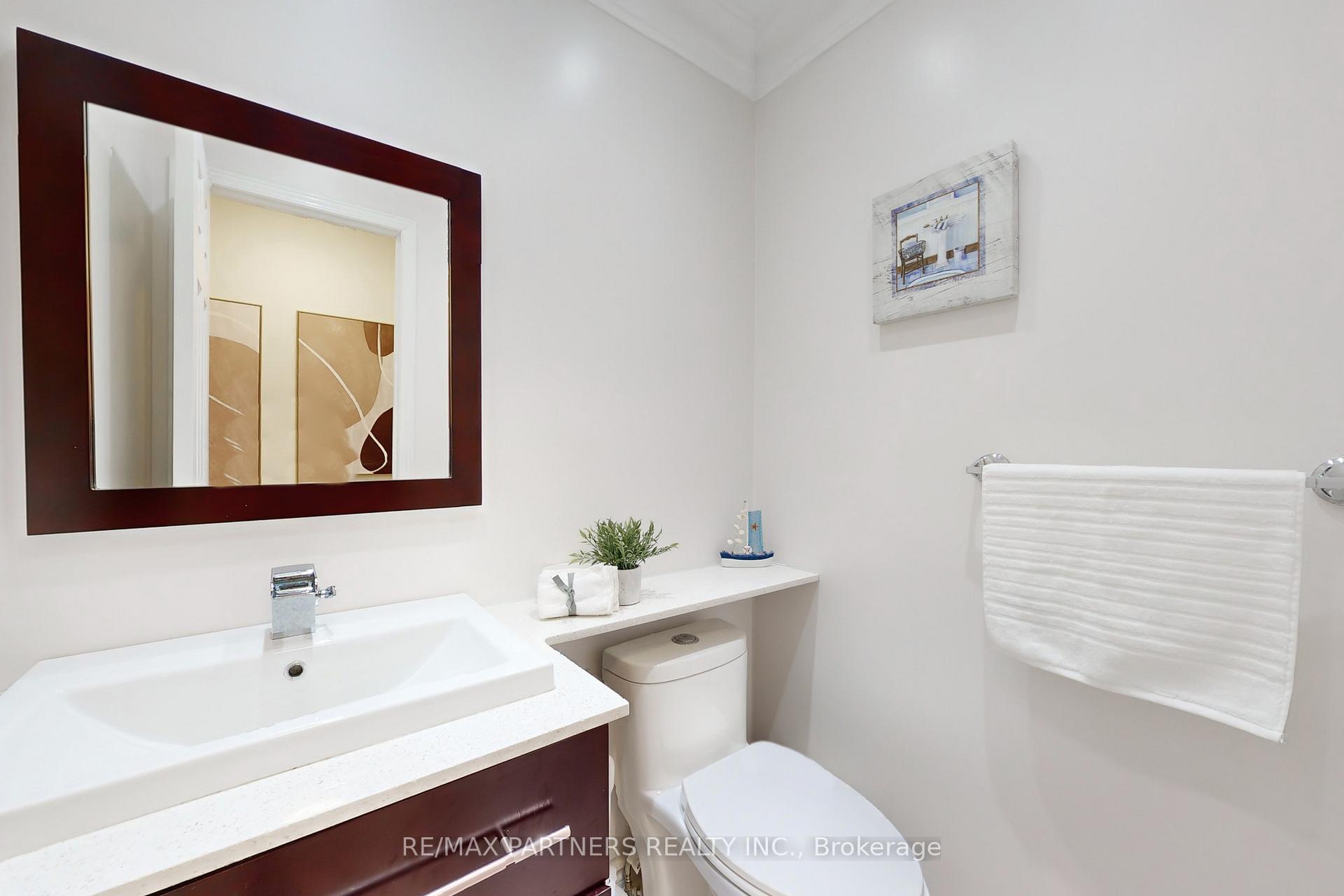 Photo 7 of 16 Tara Crescent, Markham, Cedarwood — HOMEH