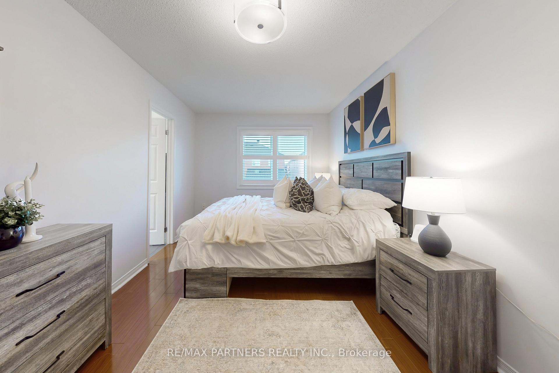 Photo 23 of 16 Tara Crescent, Markham, Cedarwood — HOMEH