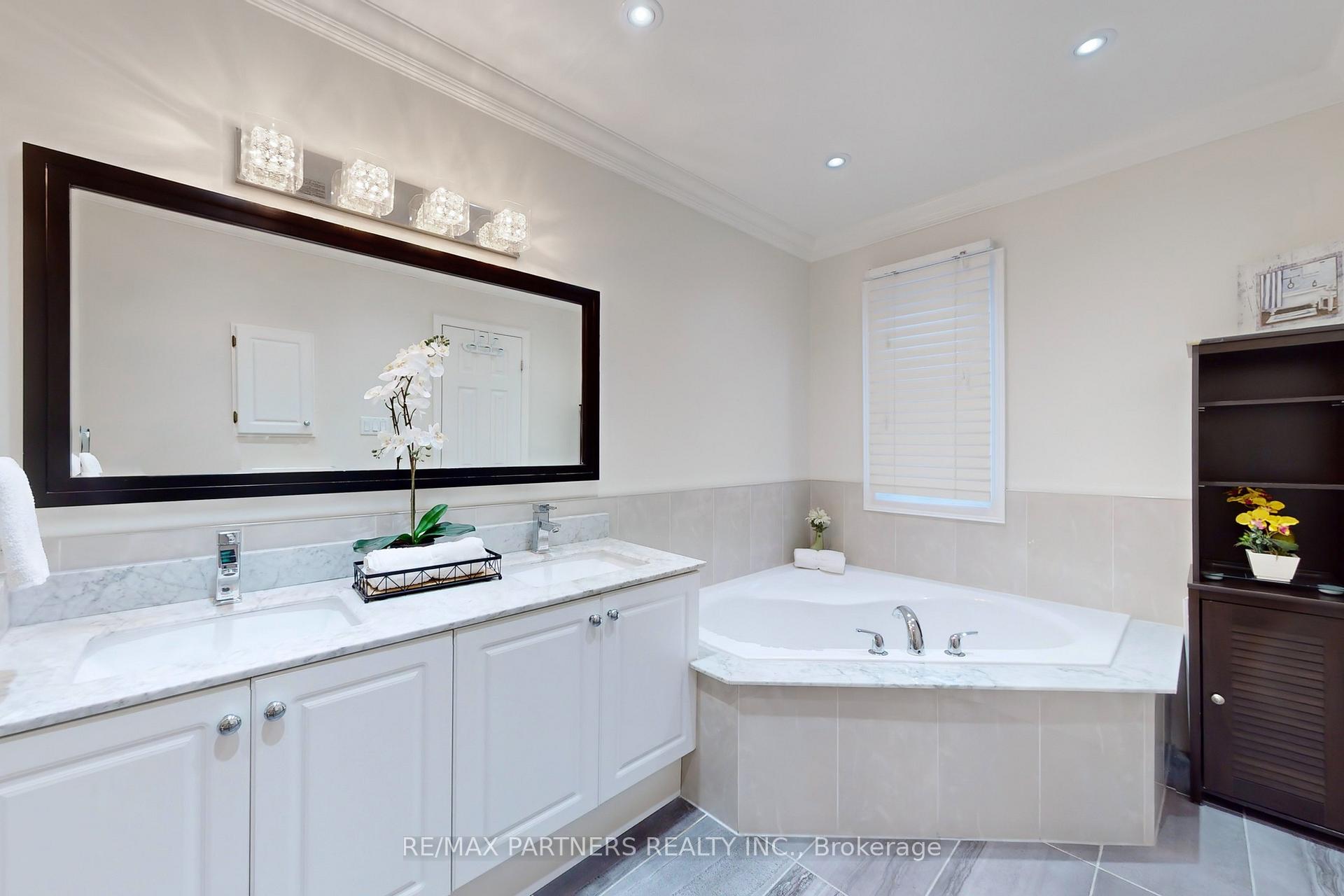 Photo 15 of 16 Tara Crescent, Markham, Cedarwood — HOMEH