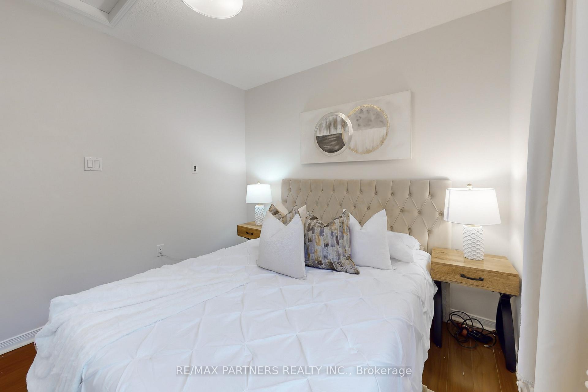 Photo 18 of 16 Tara Crescent, Markham, Cedarwood — HOMEH