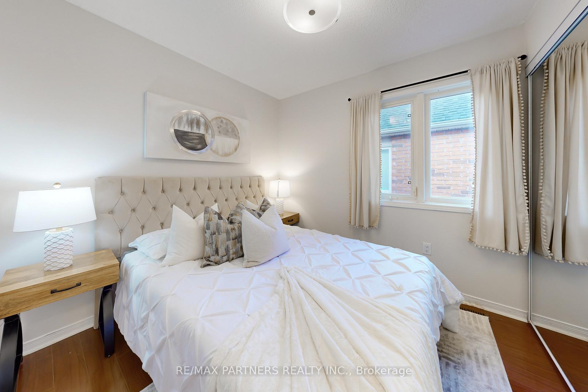 Photo 25 of 16 Tara Crescent, Markham, Cedarwood — HOMEH