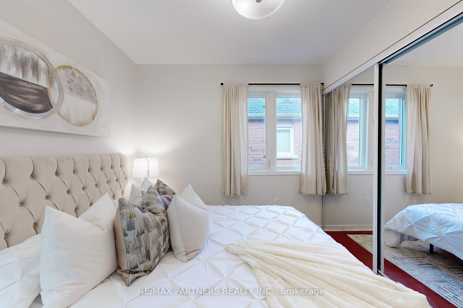 Photo 31 of 16 Tara Crescent, Markham, Cedarwood — HOMEH