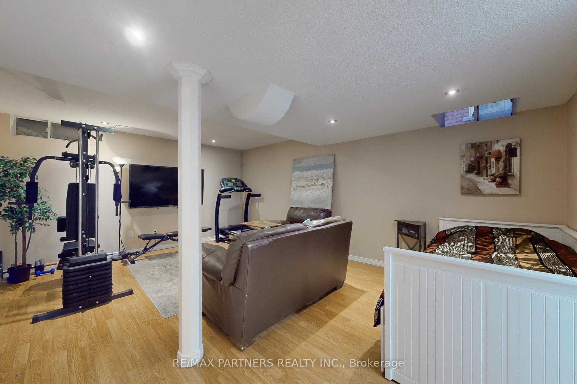 Photo 30 of 16 Tara Crescent, Markham, Cedarwood — HOMEH