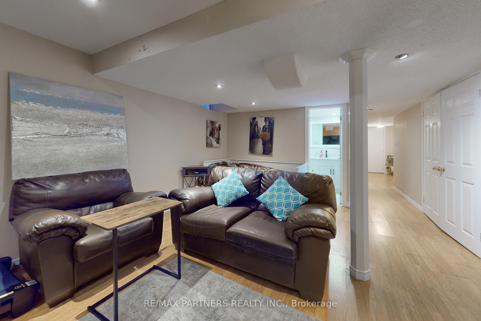 Photo 34 of 16 Tara Crescent, Markham, Cedarwood — HOMEH