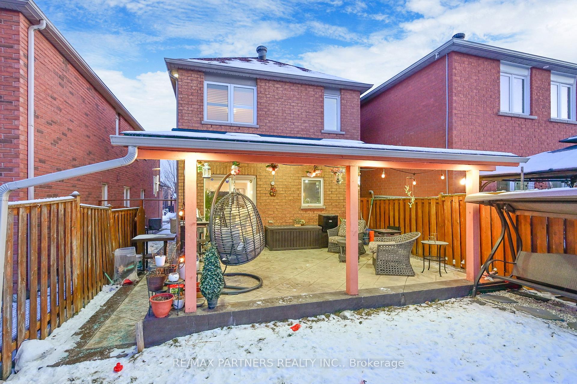 Photo 40 of 16 Tara Crescent, Markham, Cedarwood — HOMEH