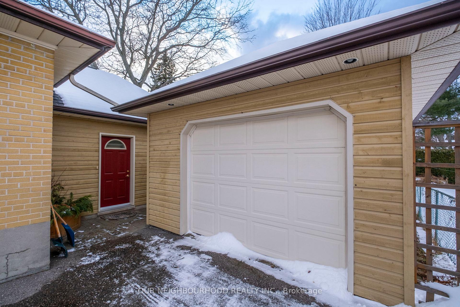 Photo 19 of 210 Lee Avenue, Whitby, Lynde Creek — HOMEH
