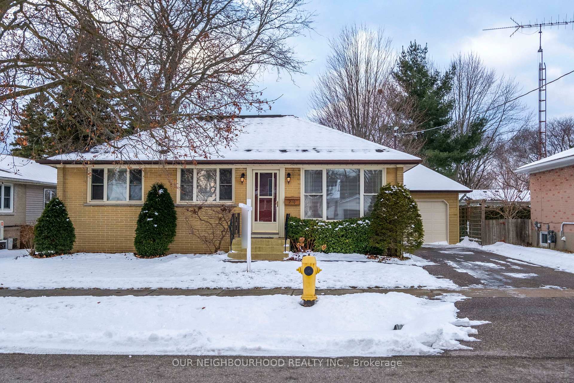 Photo 32 of 210 Lee Avenue, Whitby, Lynde Creek — HOMEH