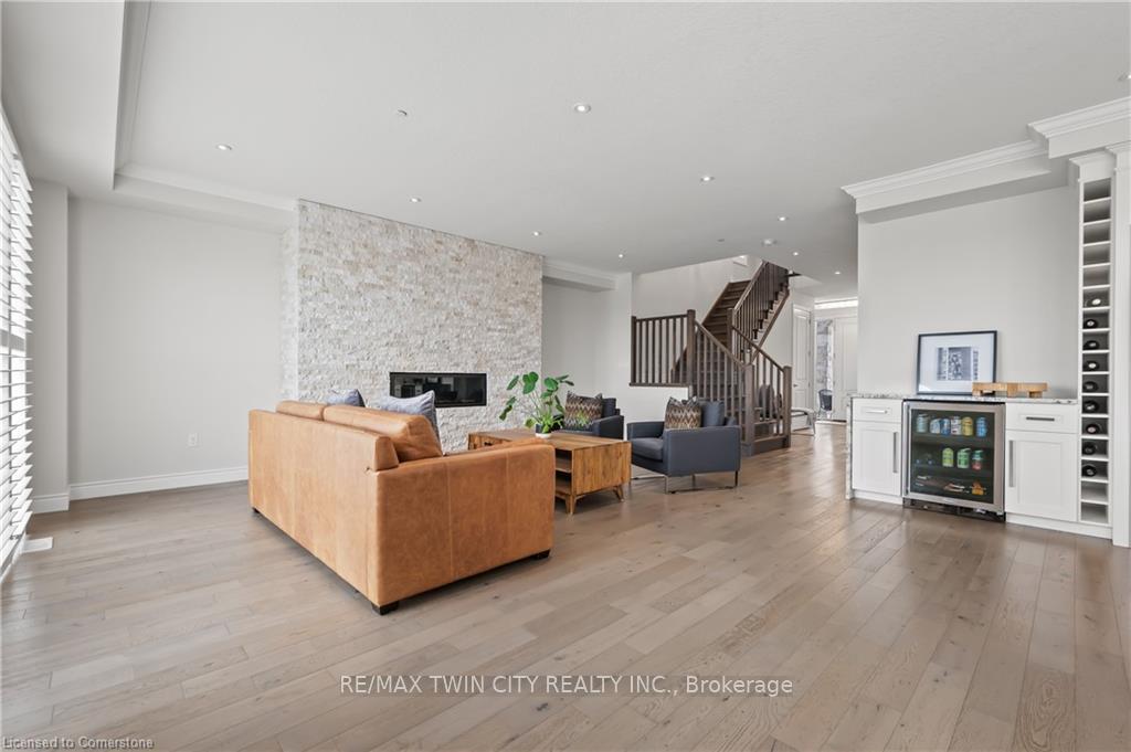 Photo 5 of 27 McWilliams Court, Cambridge — HOMEH
