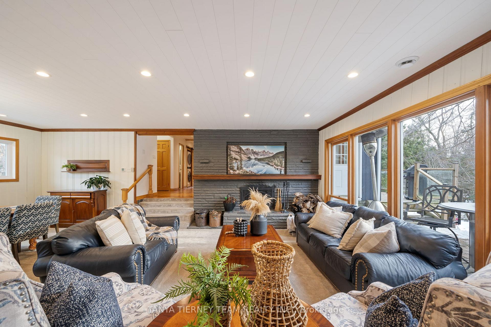 Photo 6 of 3680 Anderson Street, Whitby, Pringle Creek — HOMEH
