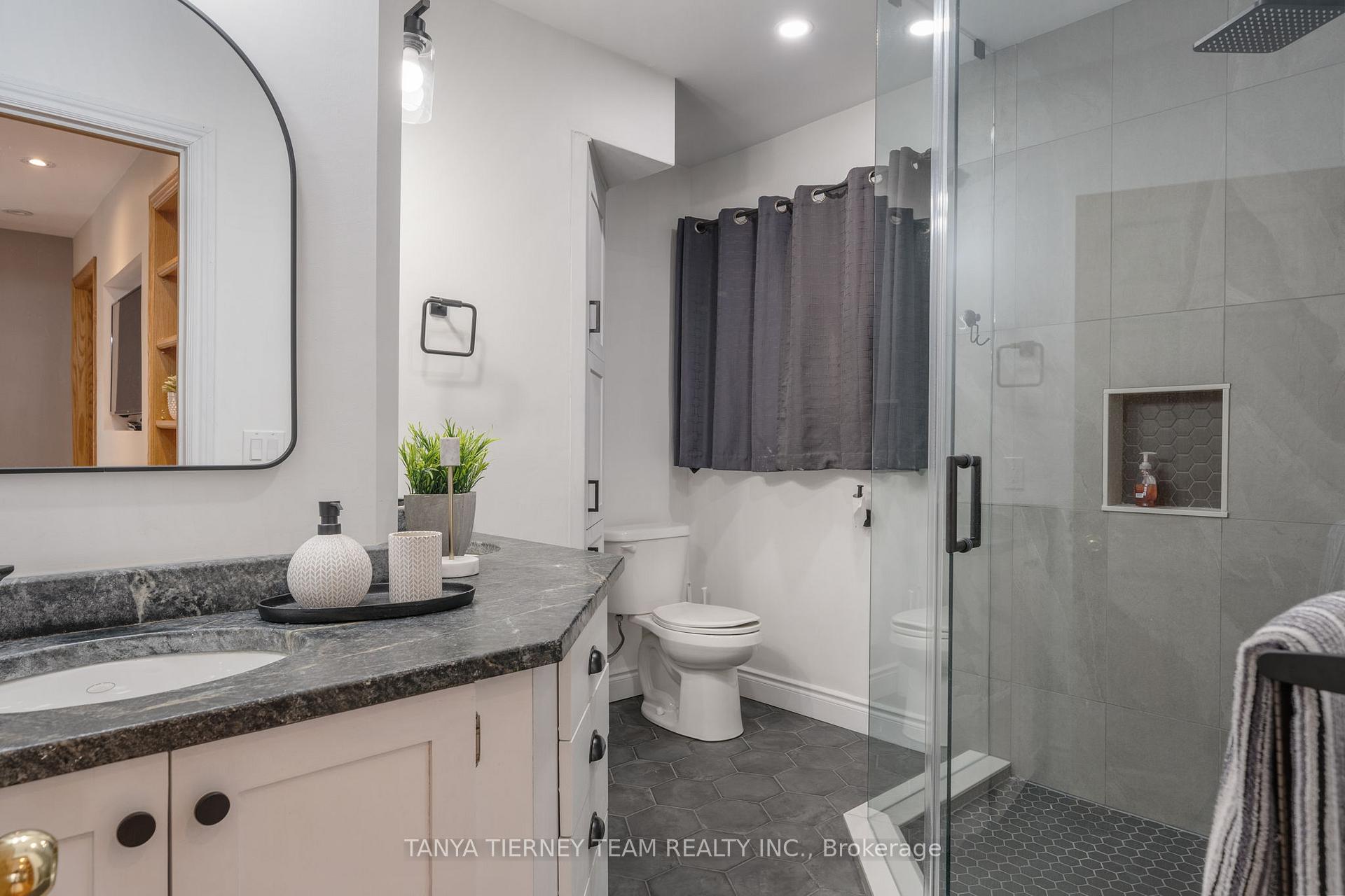 Photo 21 of 3680 Anderson Street, Whitby, Pringle Creek — HOMEH
