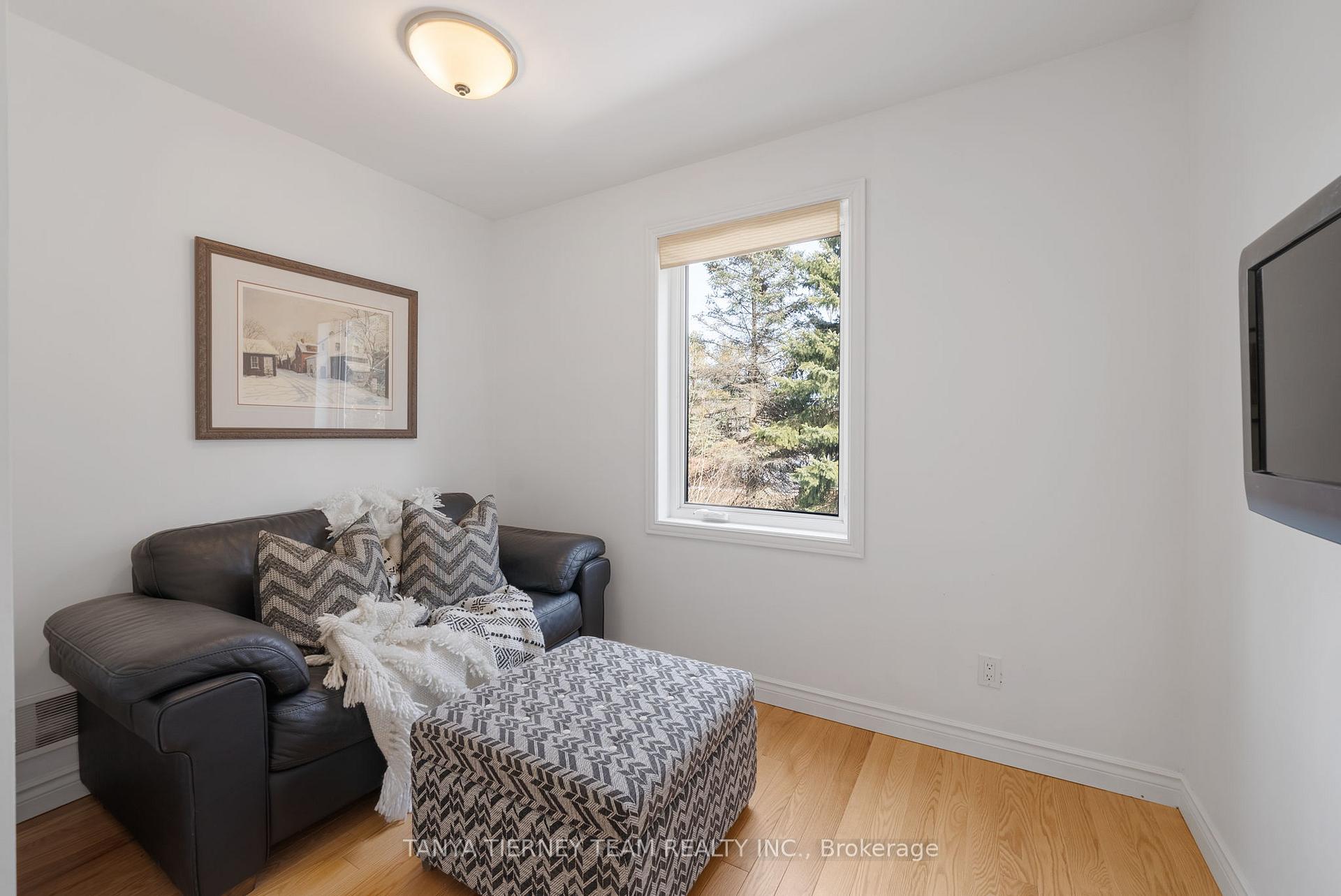 Photo 28 of 3680 Anderson Street, Whitby, Pringle Creek — HOMEH