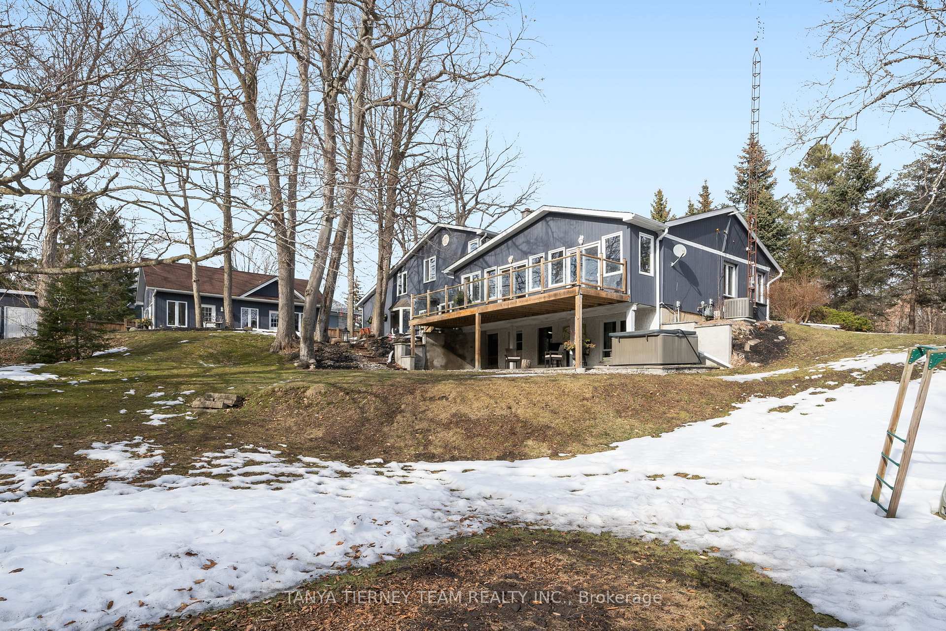Photo 42 of 3680 Anderson Street, Whitby, Pringle Creek — HOMEH