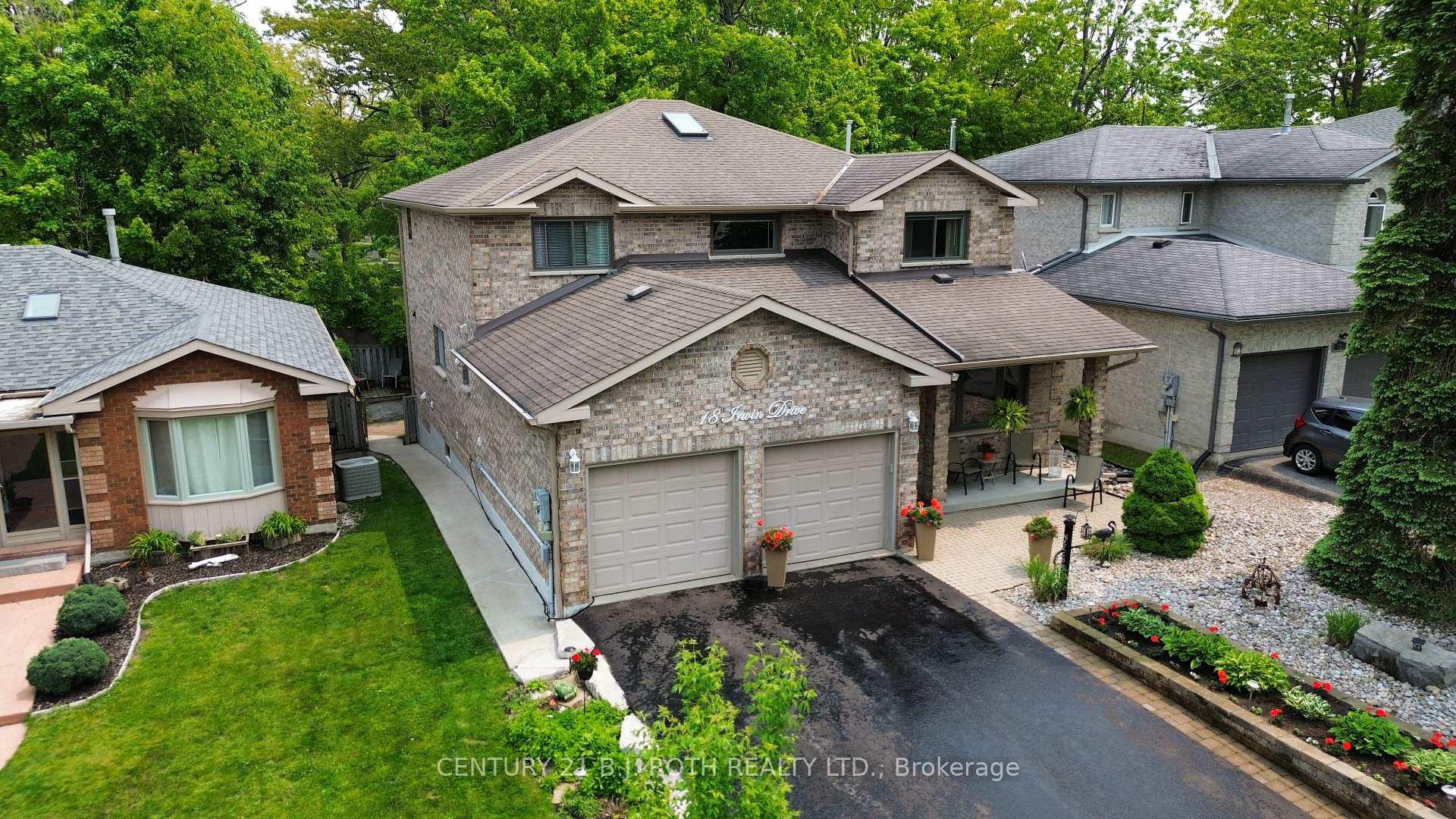 Photo 7 of 18 Irwin Drive, Barrie, Northwest — HOMEH