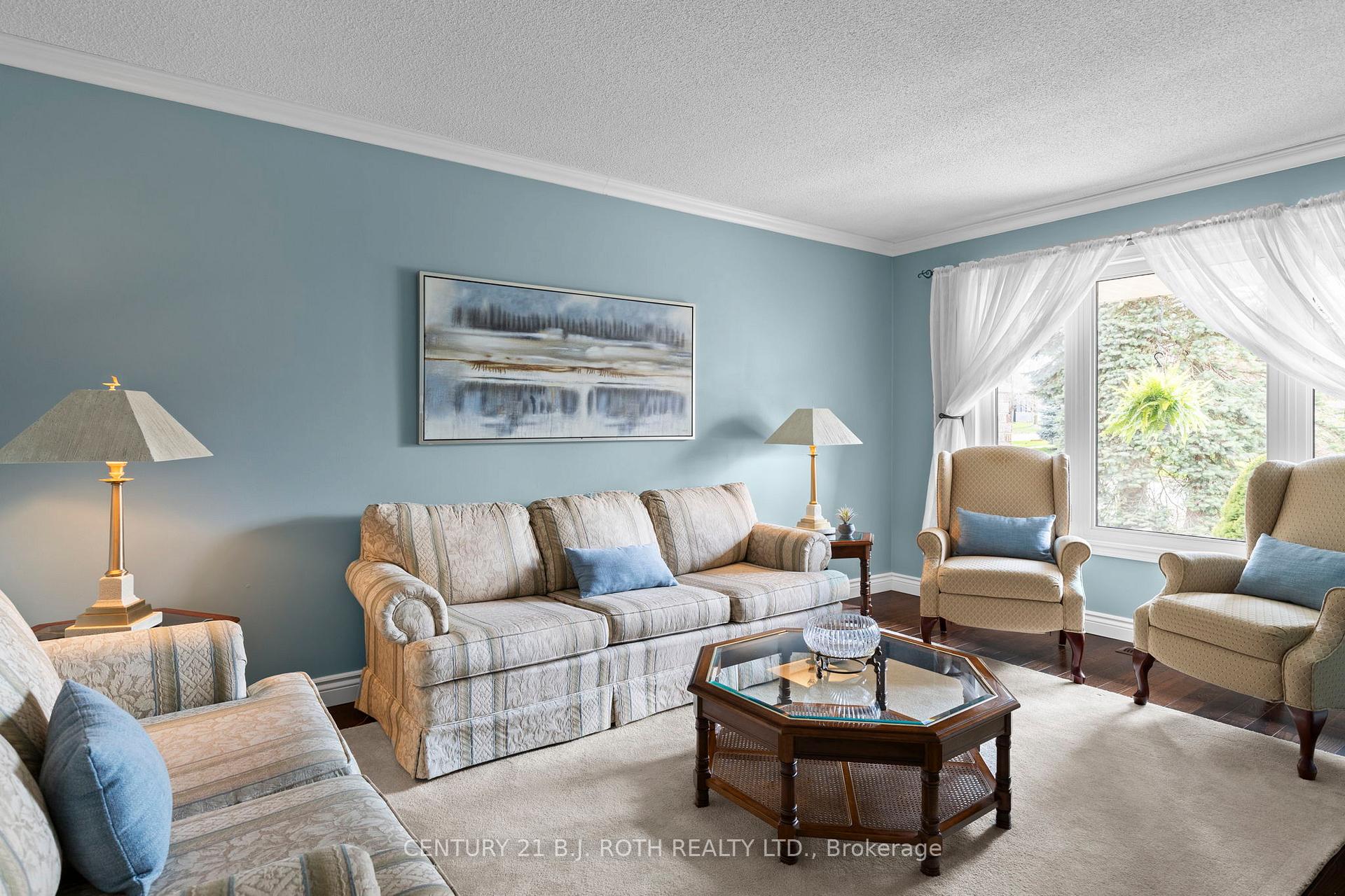 Photo 6 of 18 Irwin Drive, Barrie, Northwest — HOMEH
