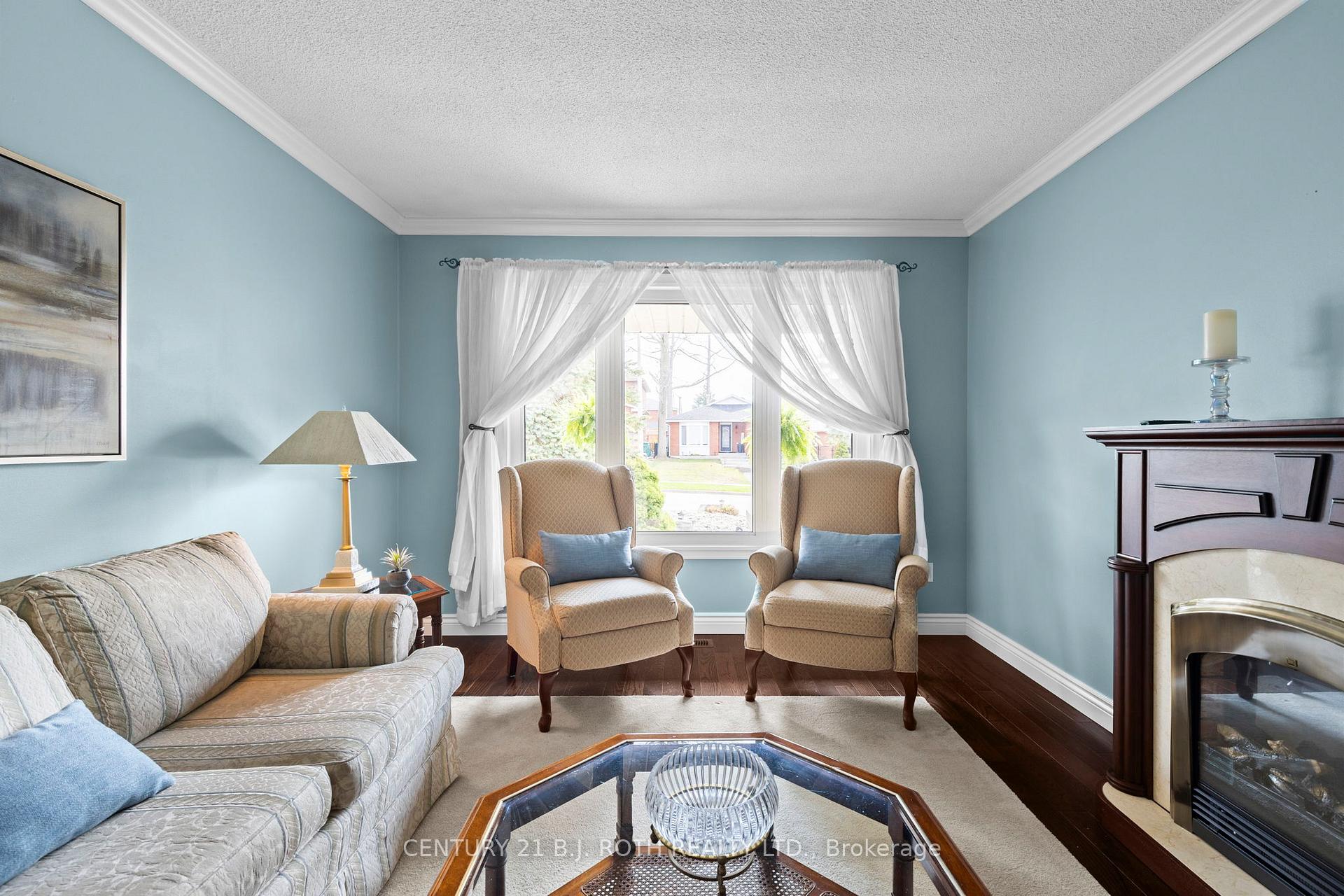 Photo 12 of 18 Irwin Drive, Barrie, Northwest — HOMEH