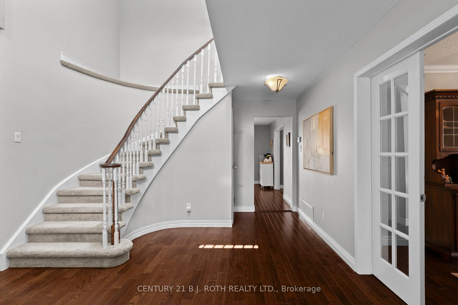 Photo 17 of 18 Irwin Drive, Barrie, Northwest — HOMEH