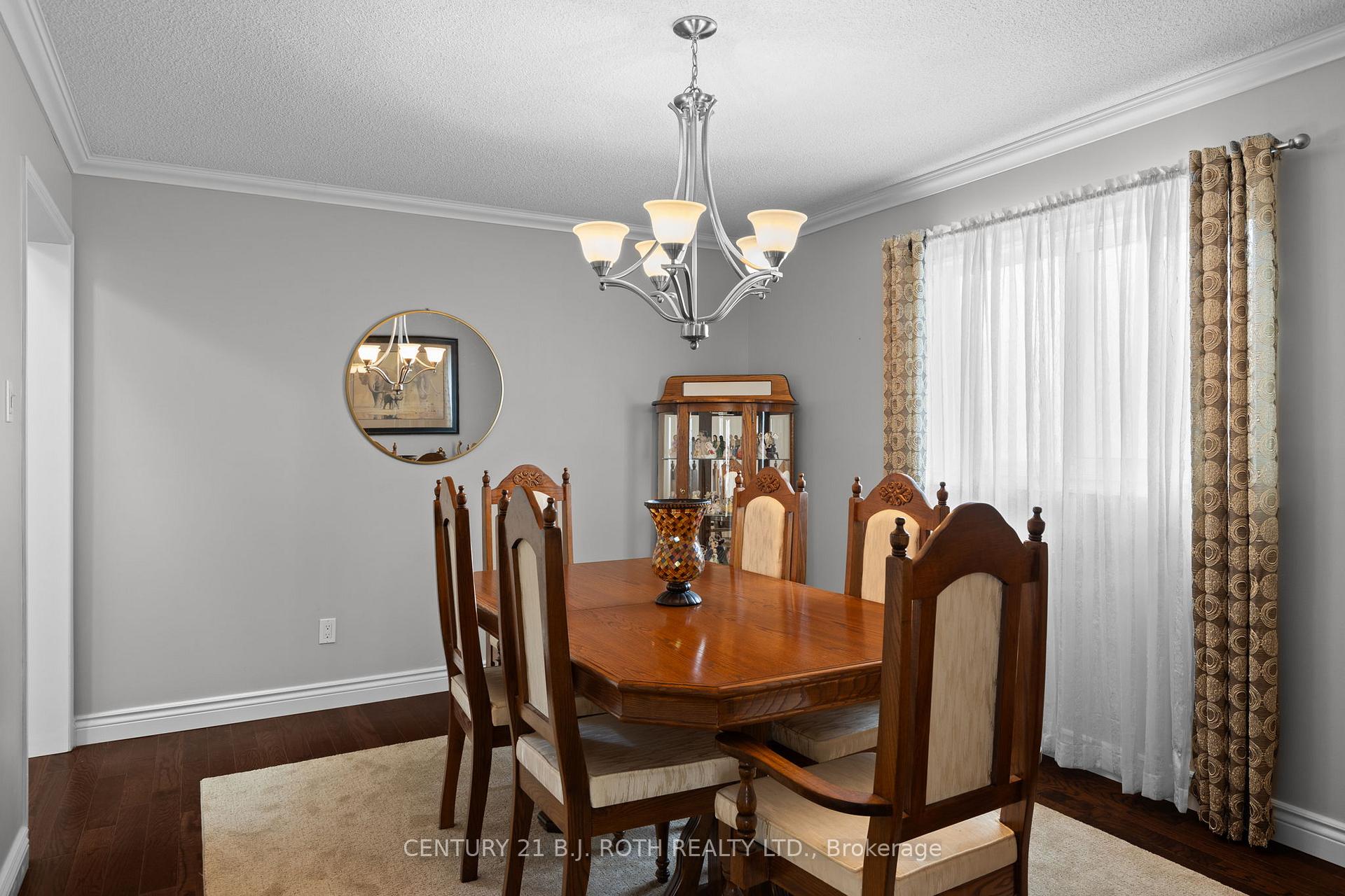 Photo 10 of 18 Irwin Drive, Barrie, Northwest — HOMEH