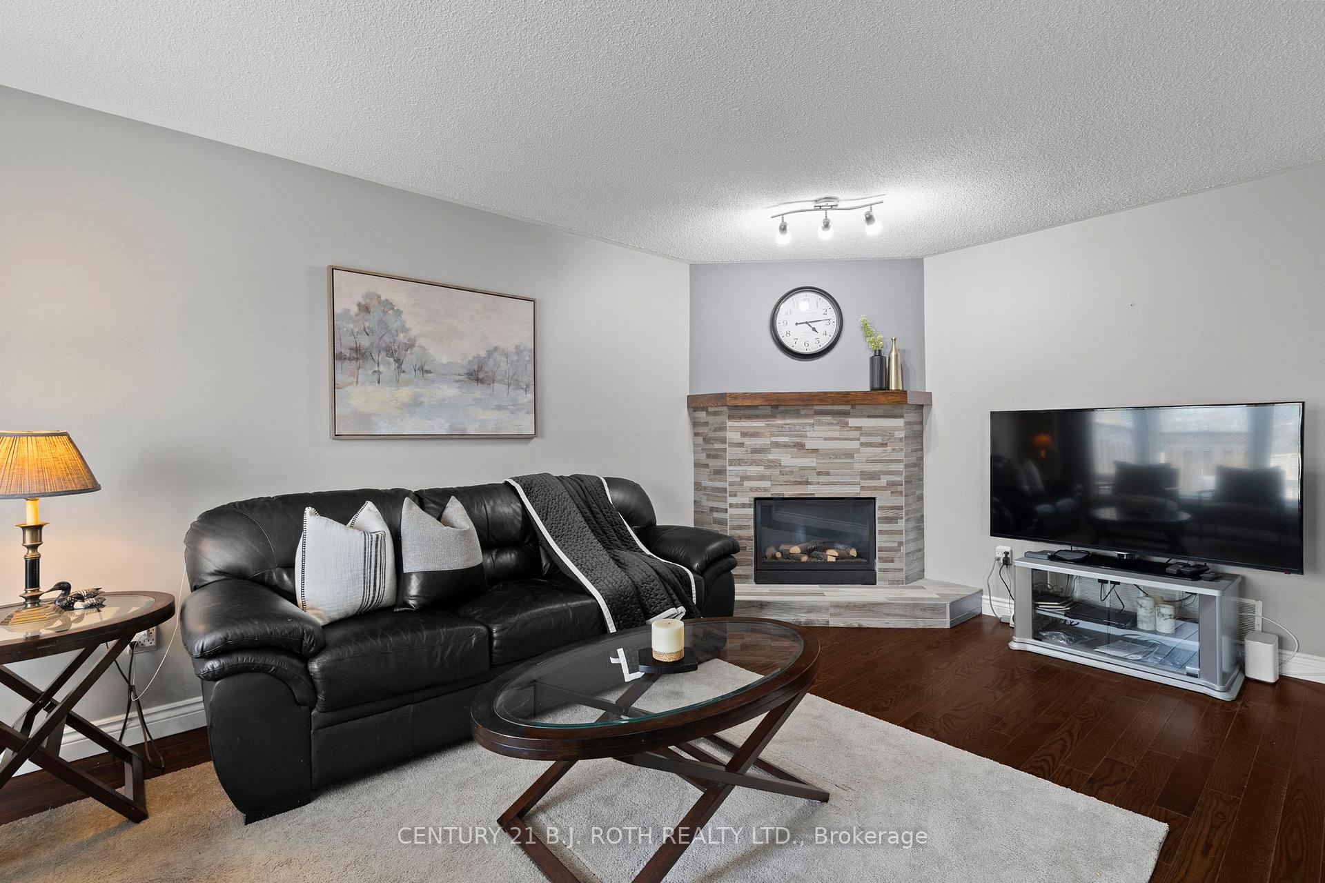 Photo 34 of 18 Irwin Drive, Barrie, Northwest — HOMEH