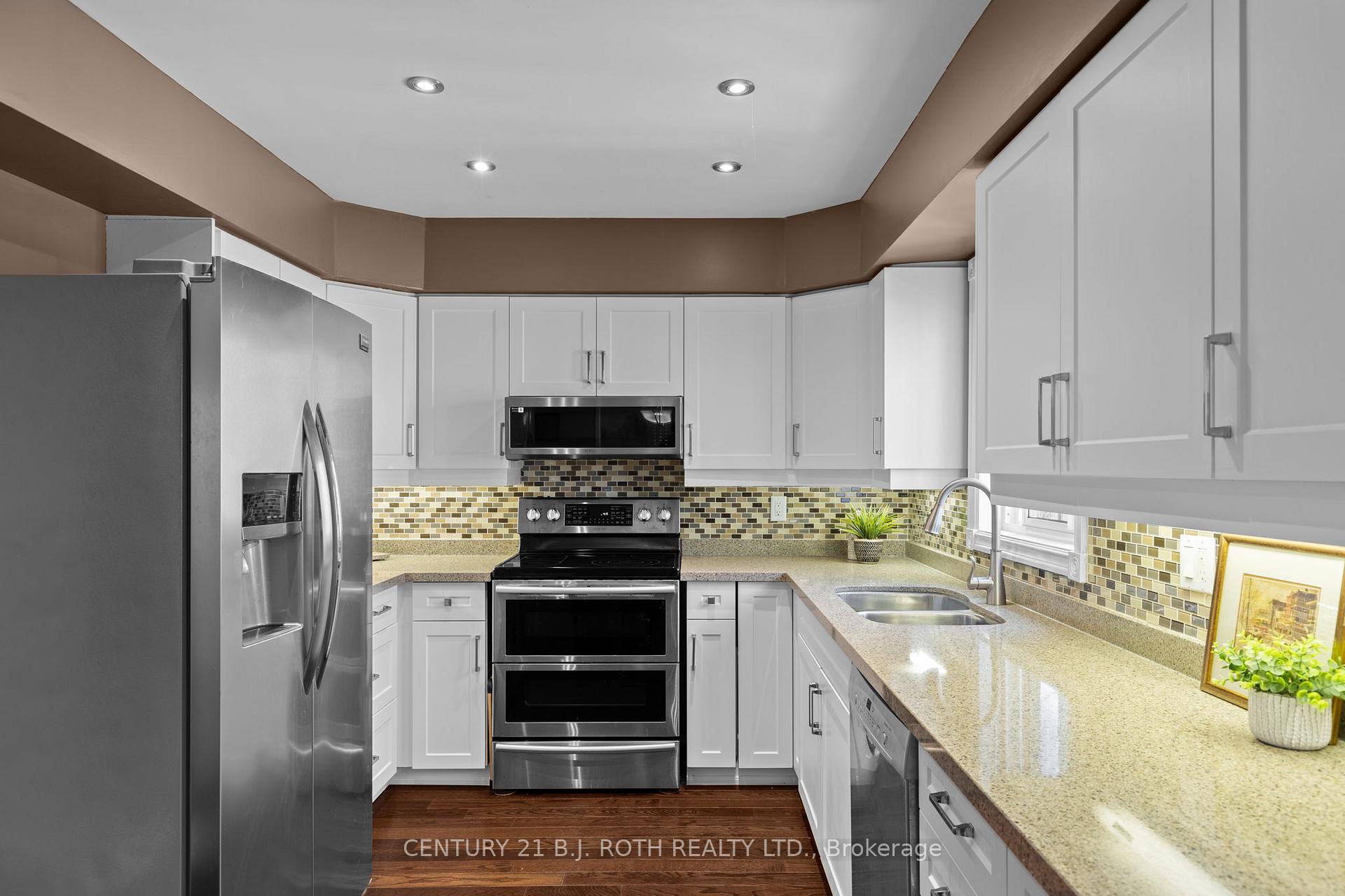Photo 8 of 18 Irwin Drive, Barrie, Northwest — HOMEH