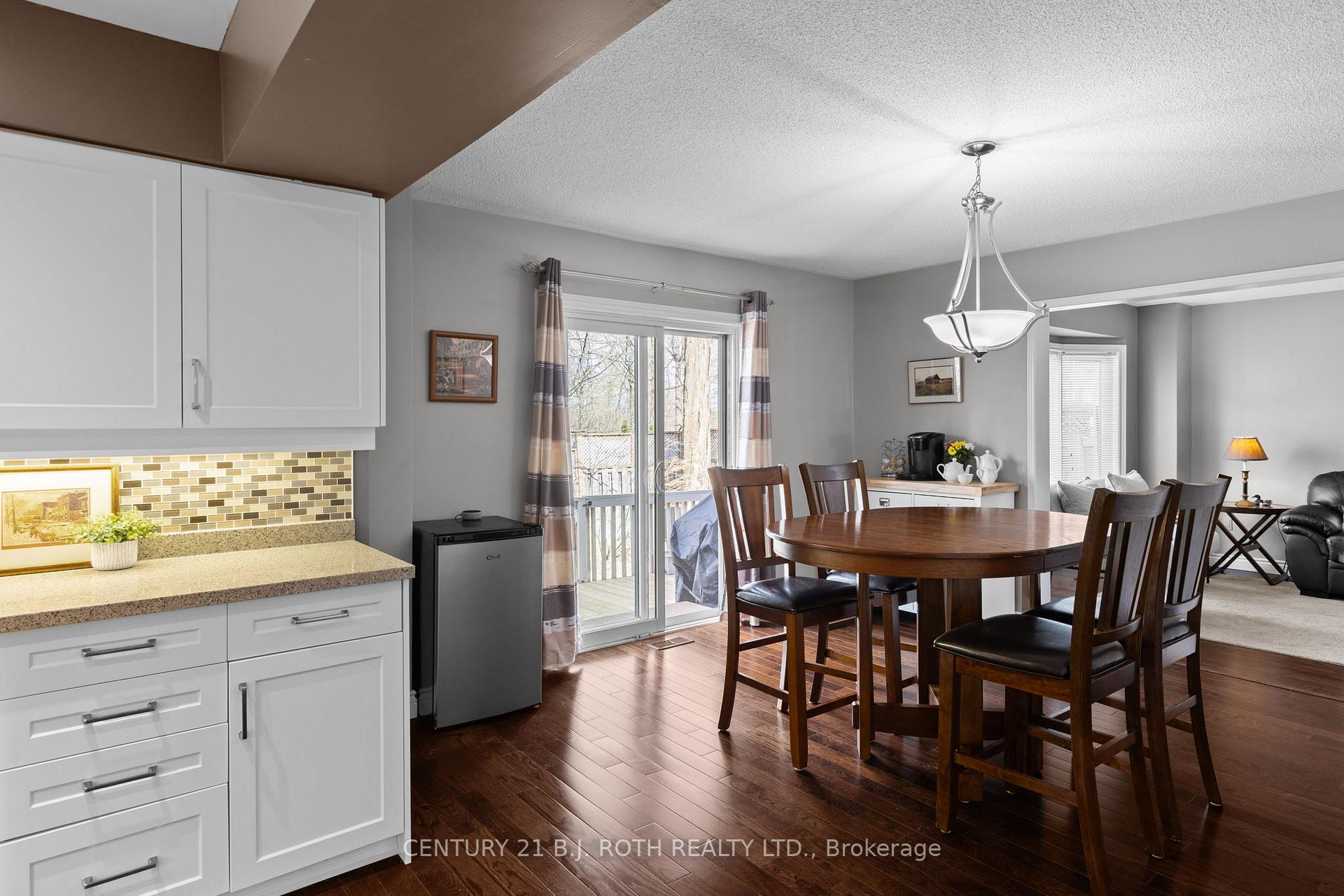 Photo 9 of 18 Irwin Drive, Barrie, Northwest — HOMEH