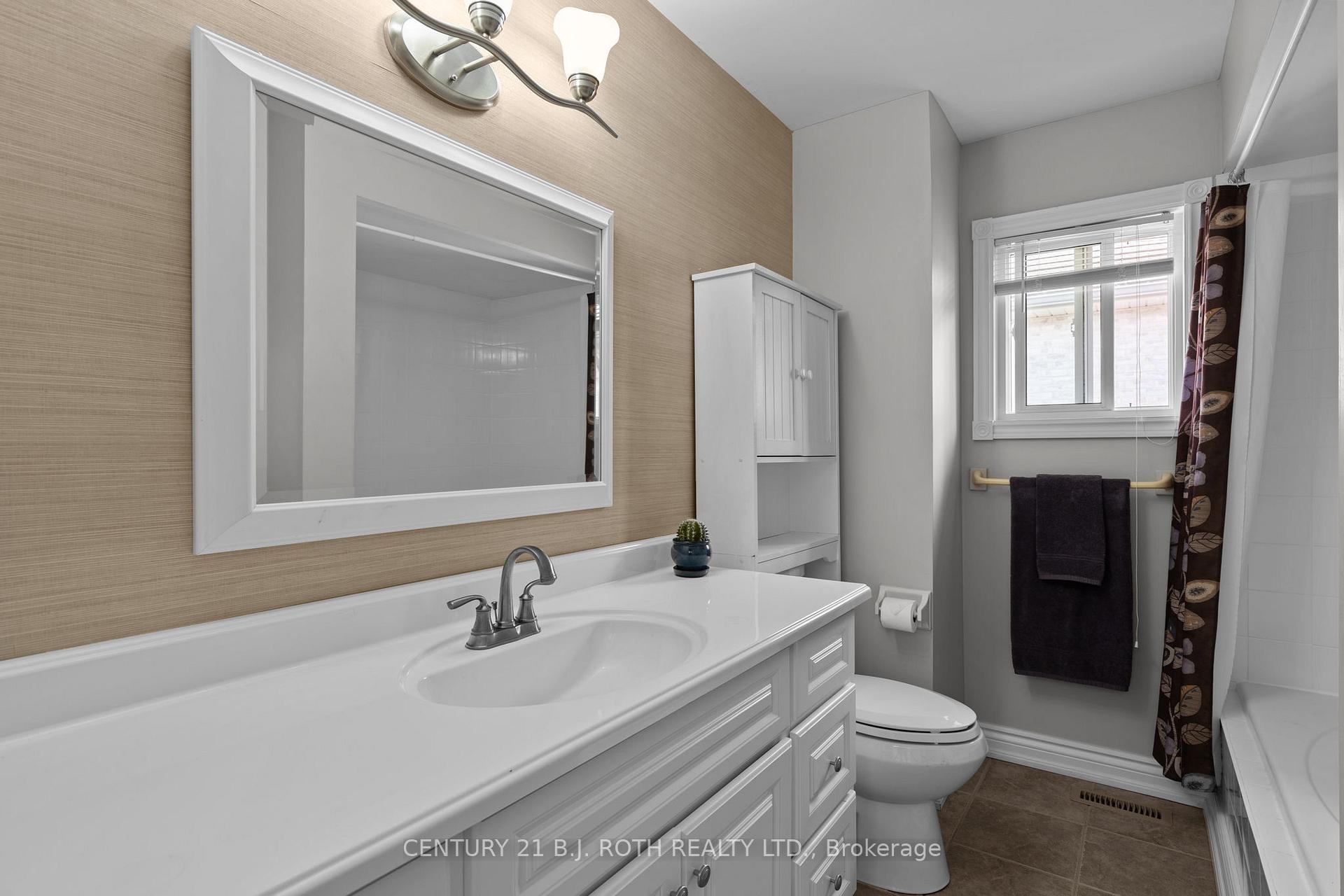 Photo 21 of 18 Irwin Drive, Barrie, Northwest — HOMEH