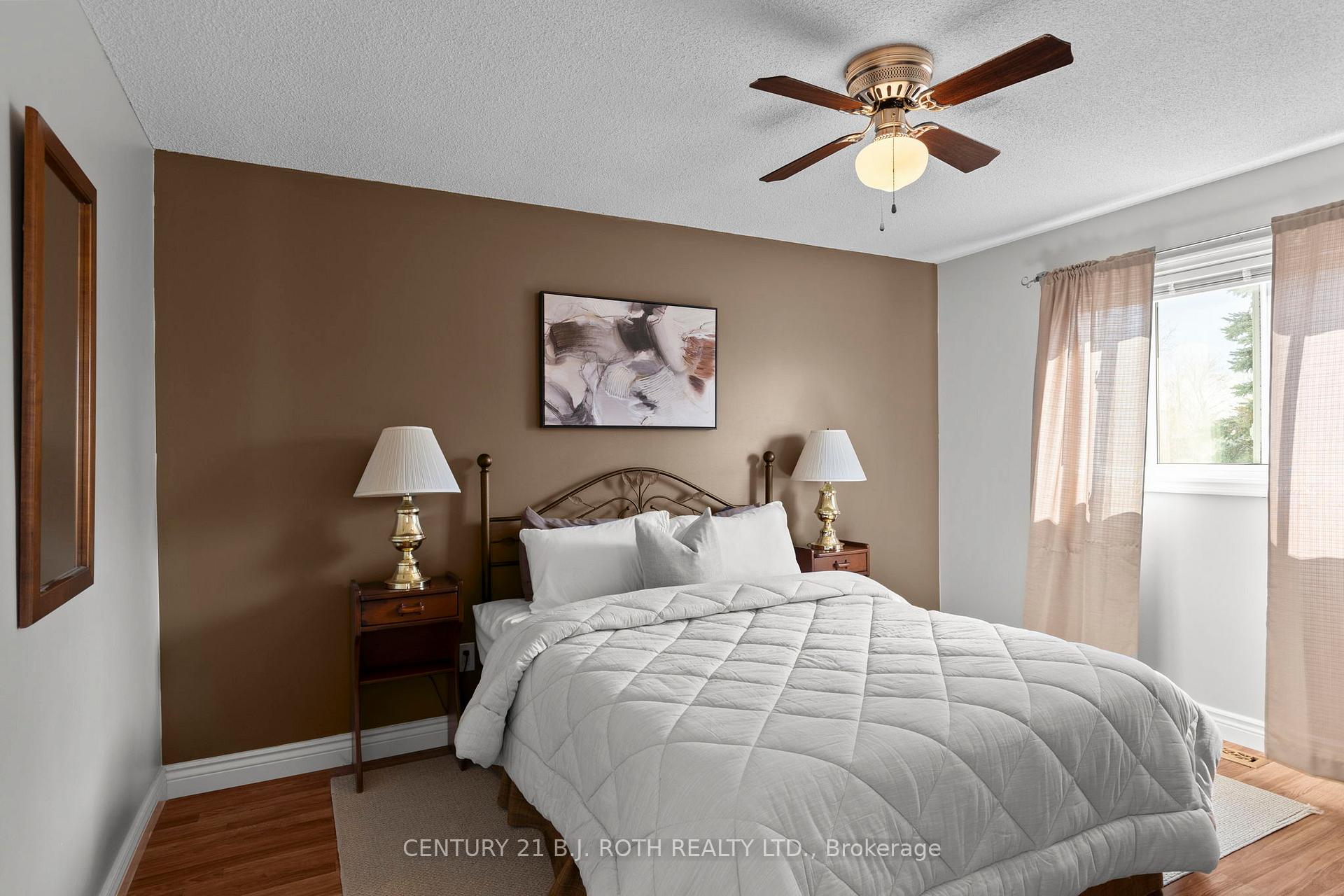 Photo 22 of 18 Irwin Drive, Barrie, Northwest — HOMEH