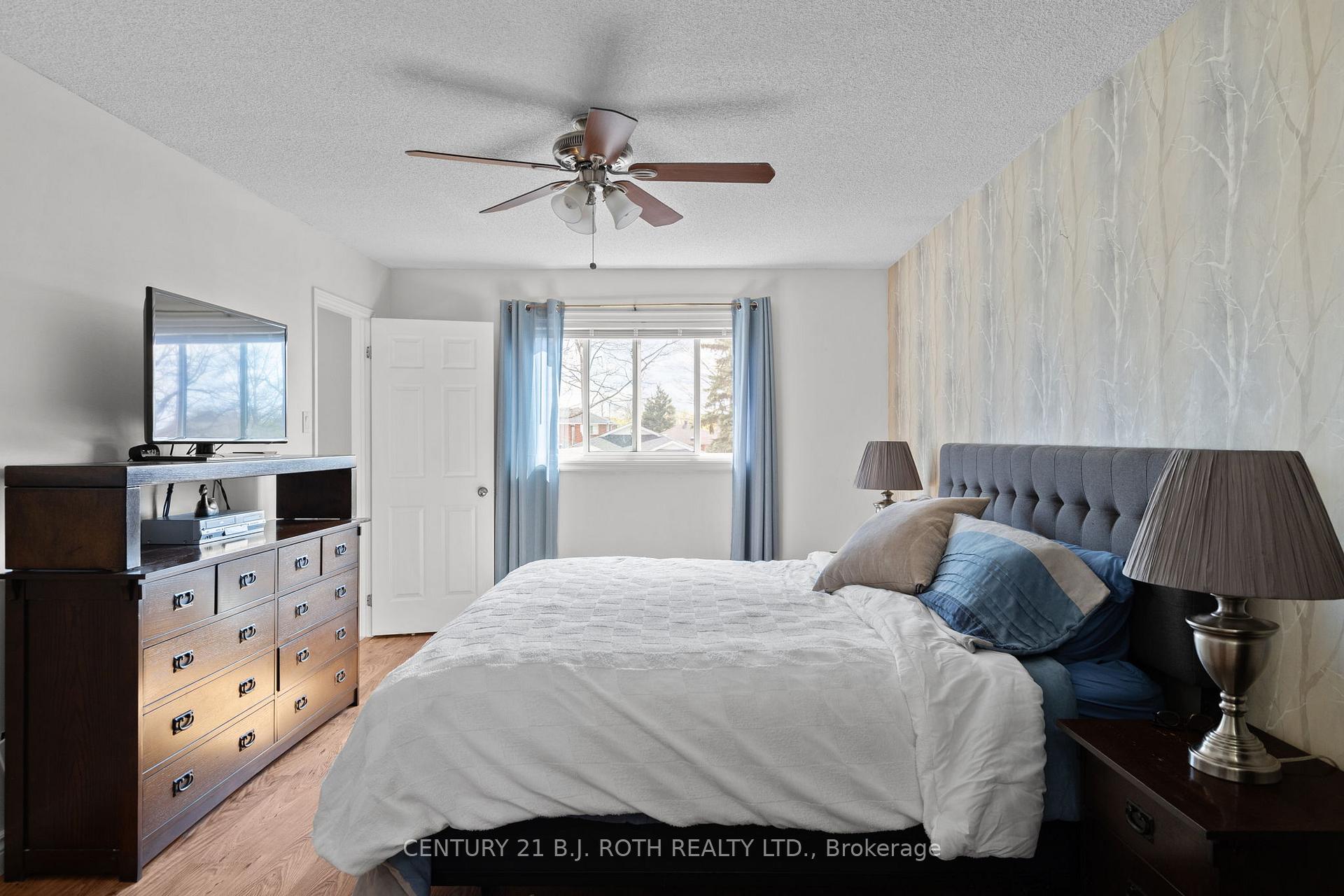 Photo 28 of 18 Irwin Drive, Barrie, Northwest — HOMEH