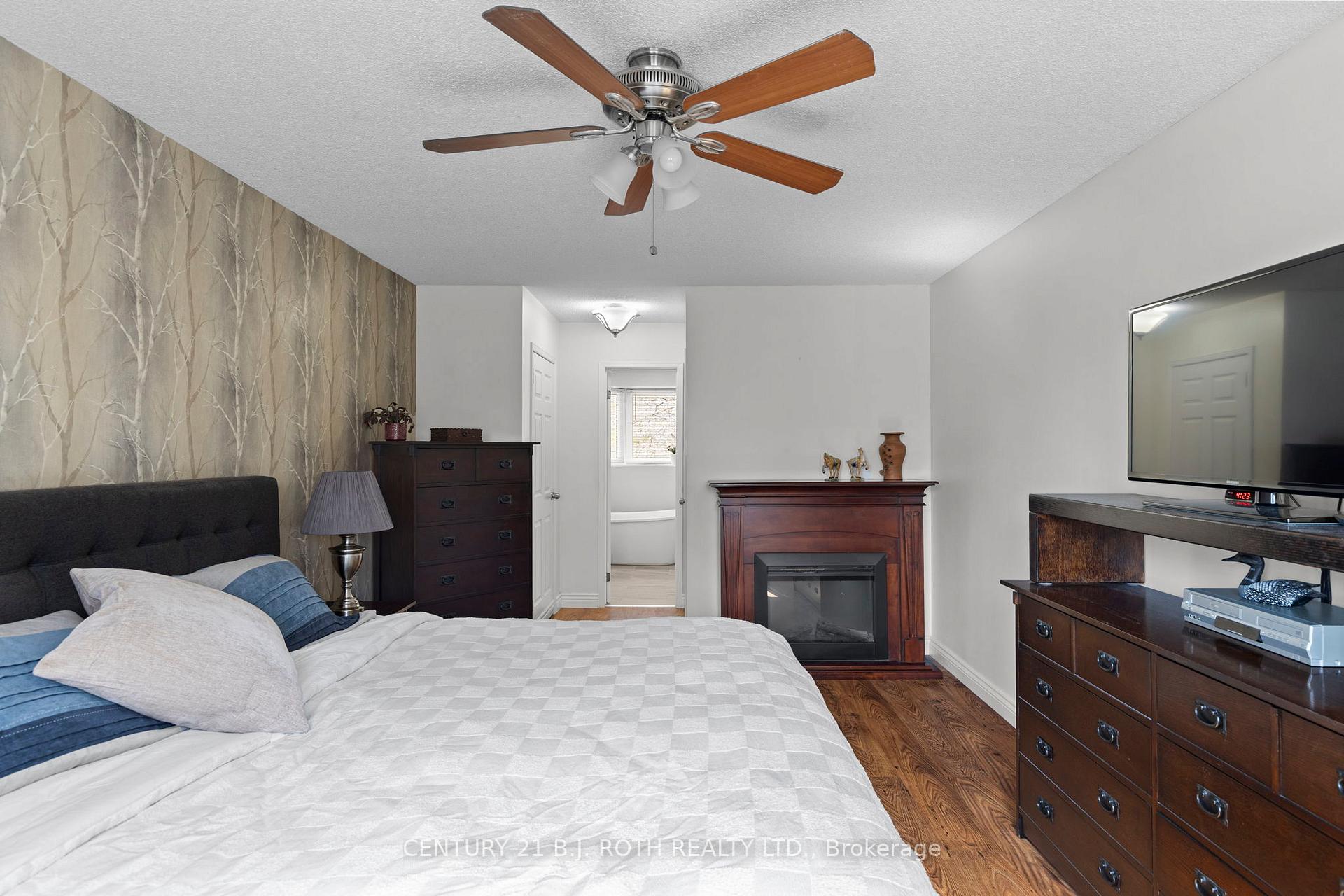 Photo 25 of 18 Irwin Drive, Barrie, Northwest — HOMEH