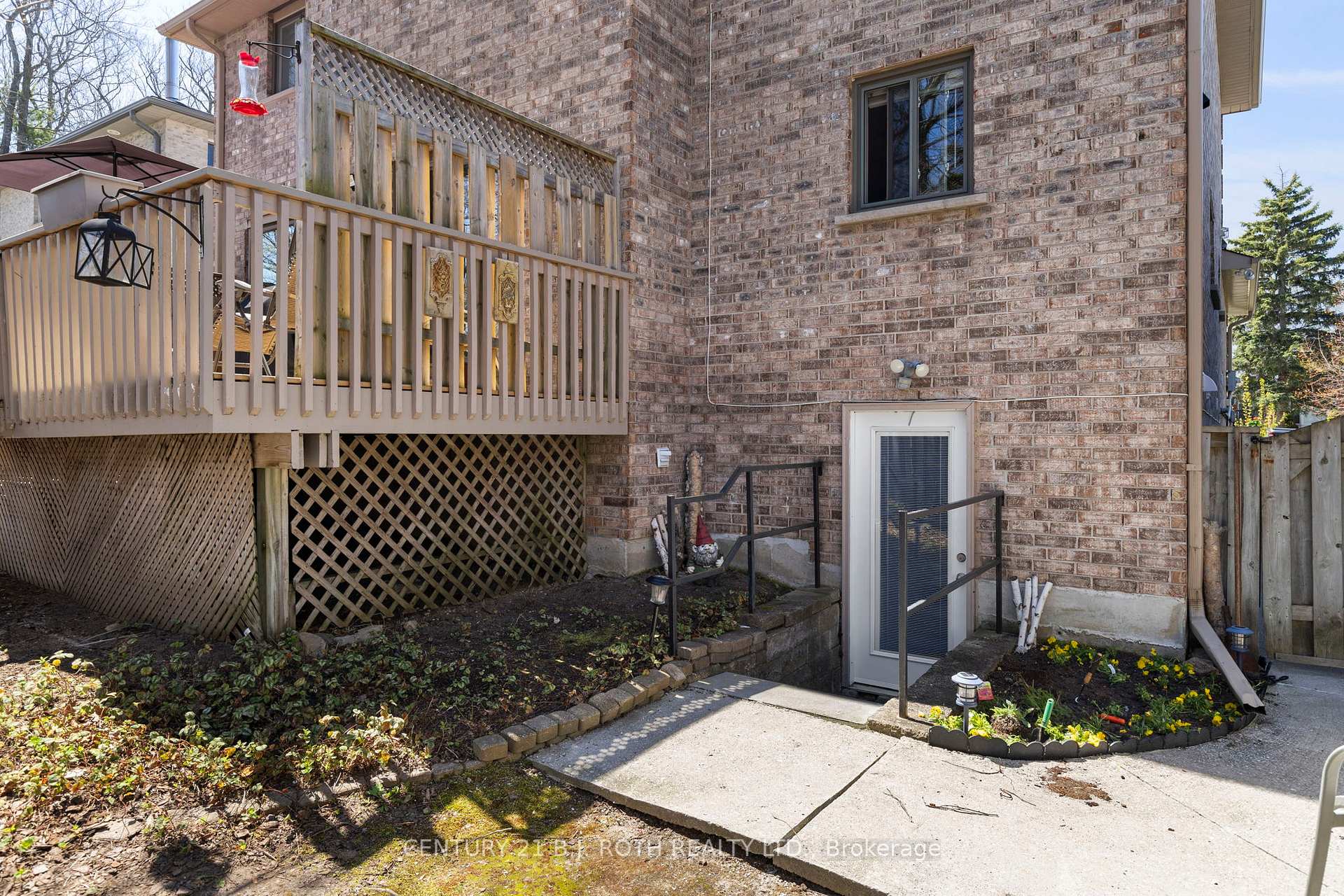 Photo 13 of 18 Irwin Drive, Barrie, Northwest — HOMEH