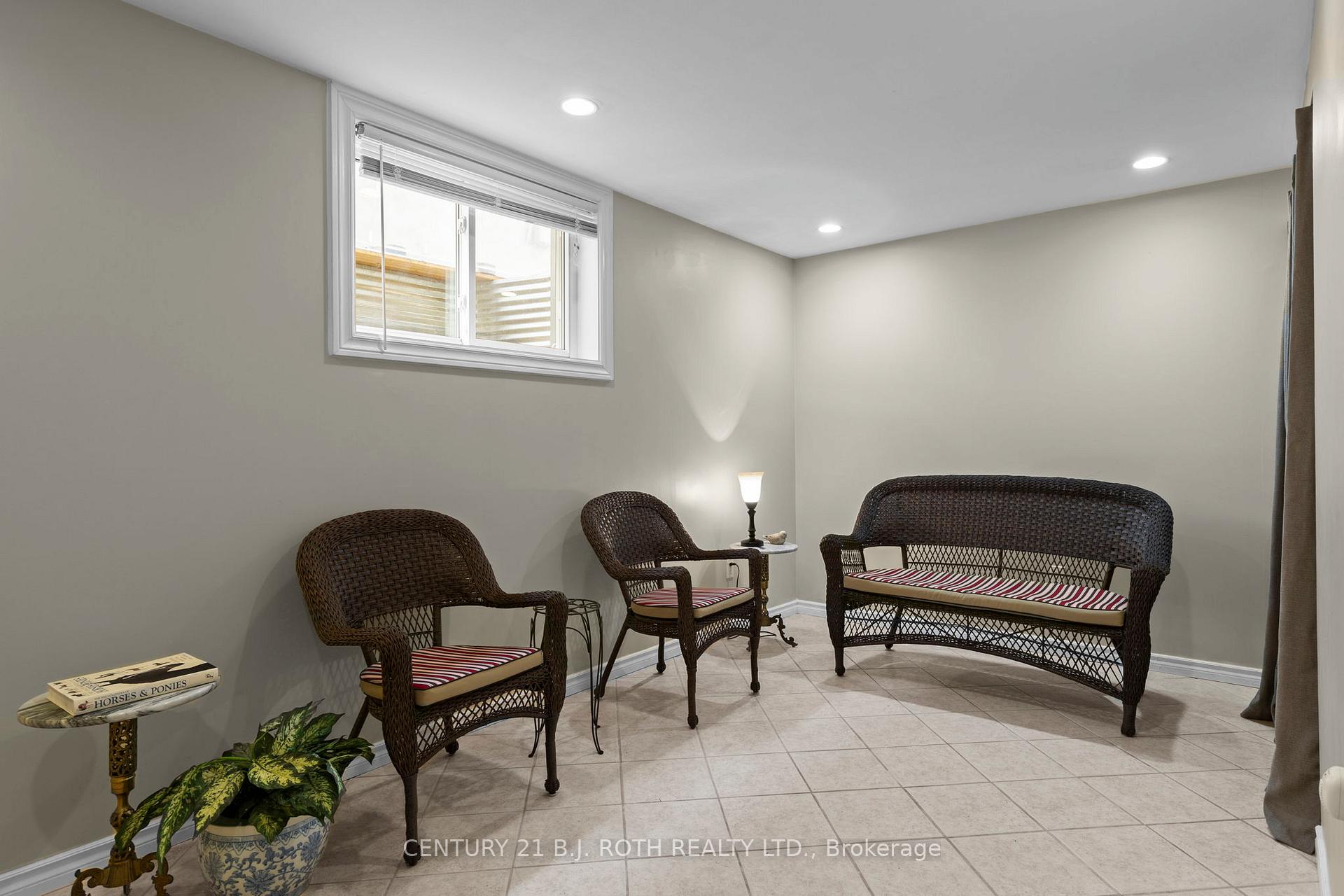 Photo 47 of 18 Irwin Drive, Barrie, Northwest — HOMEH
