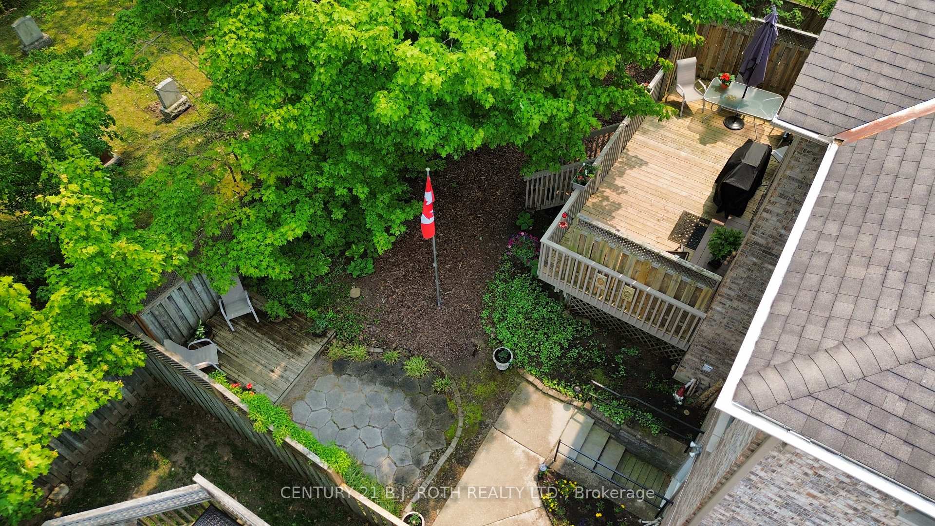 Photo 36 of 18 Irwin Drive, Barrie, Northwest — HOMEH