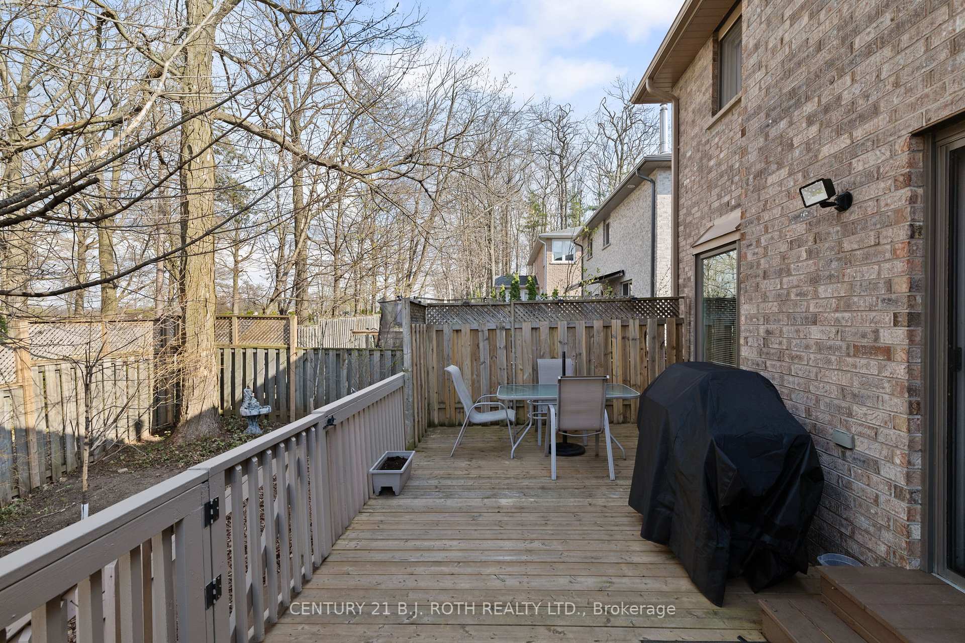 Photo 35 of 18 Irwin Drive, Barrie, Northwest — HOMEH