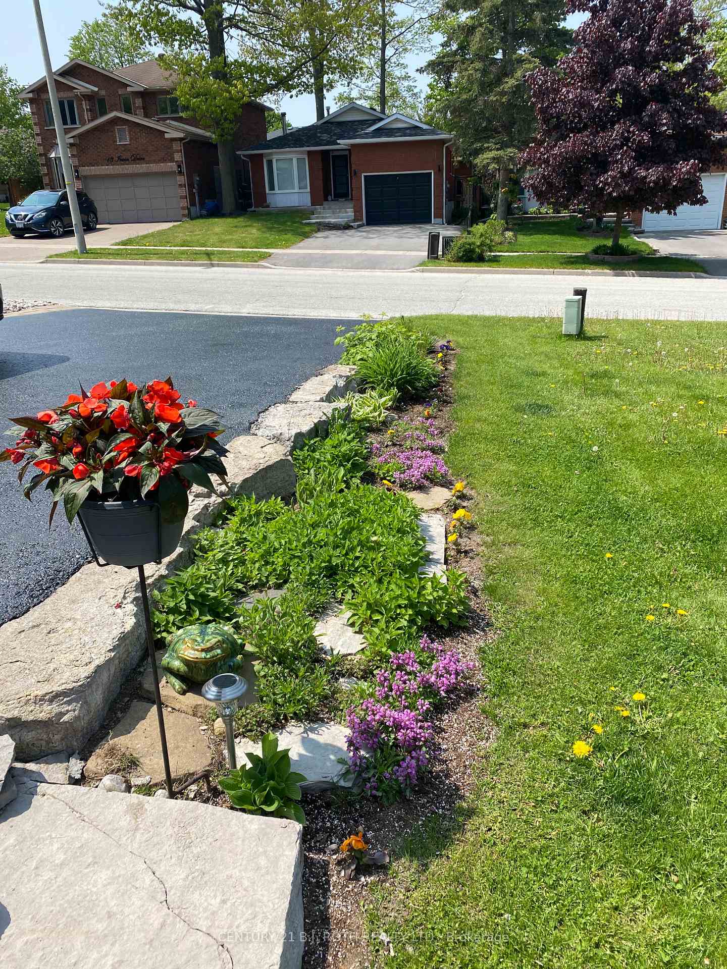 Photo 48 of 18 Irwin Drive, Barrie, Northwest — HOMEH