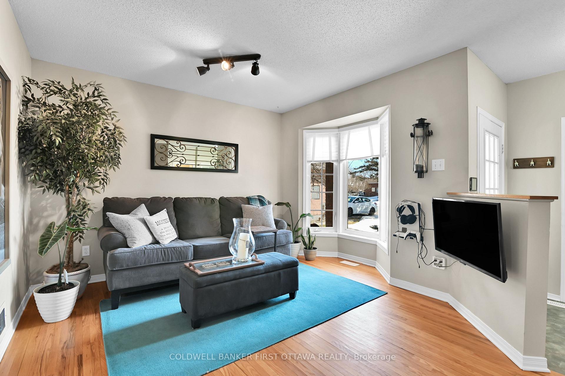 Photo 3 of 109 Whalings Circle, Ottawa, Stittsville (Central) — HOMEH