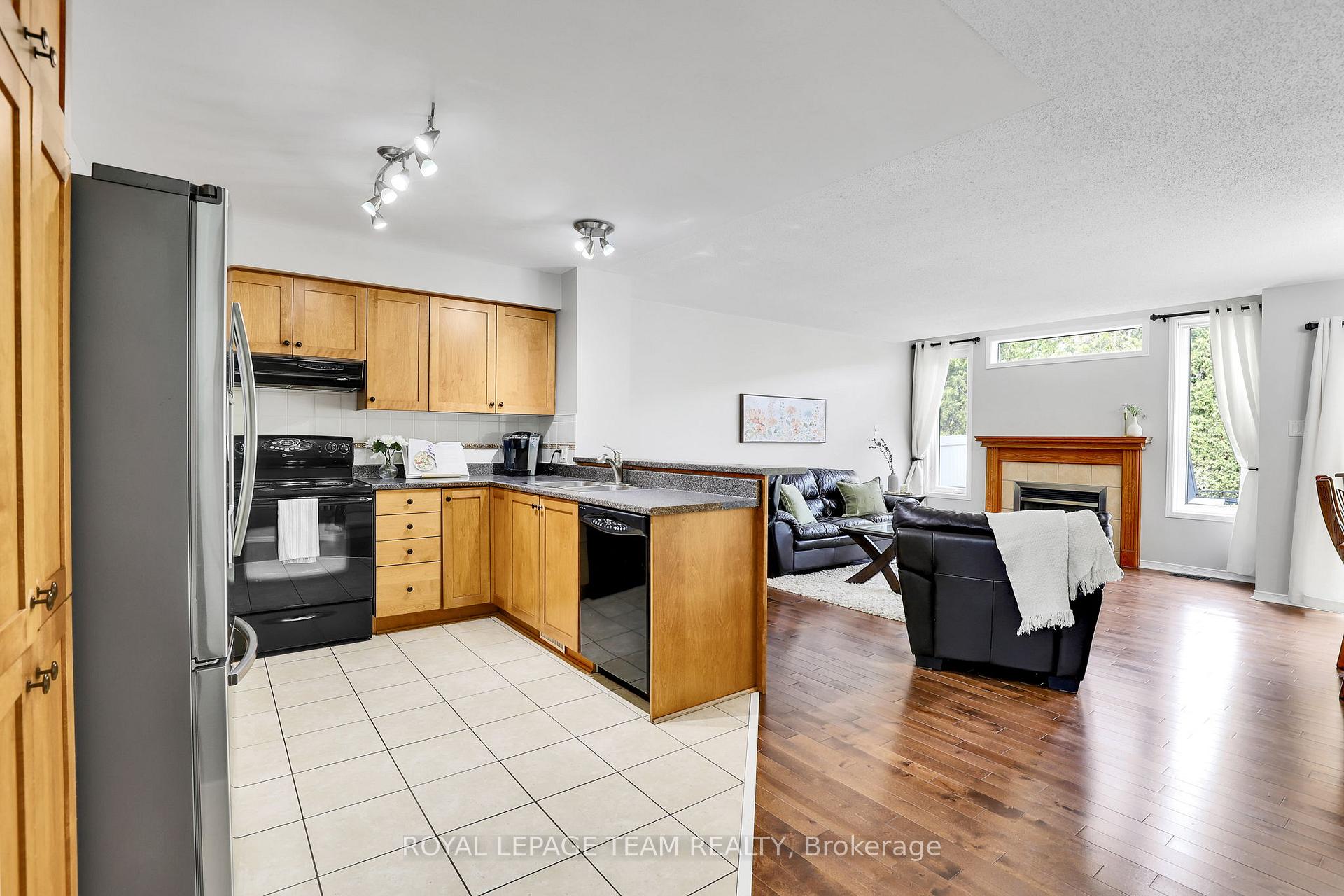 Photo 9 of 25 Abaca Way, Ottawa, Stittsville (North) — HOMEH