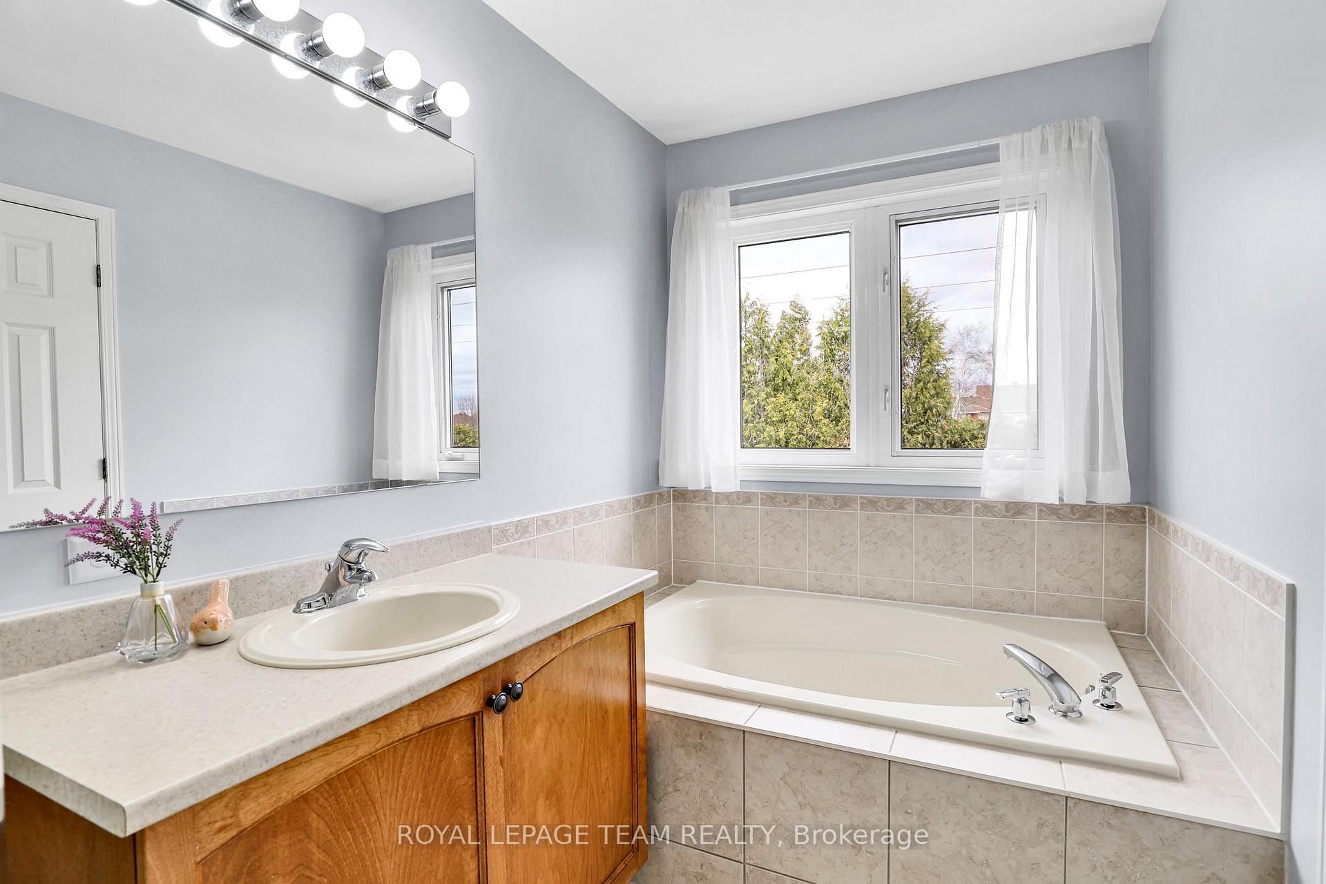 Photo 16 of 25 Abaca Way, Ottawa, Stittsville (North) — HOMEH
