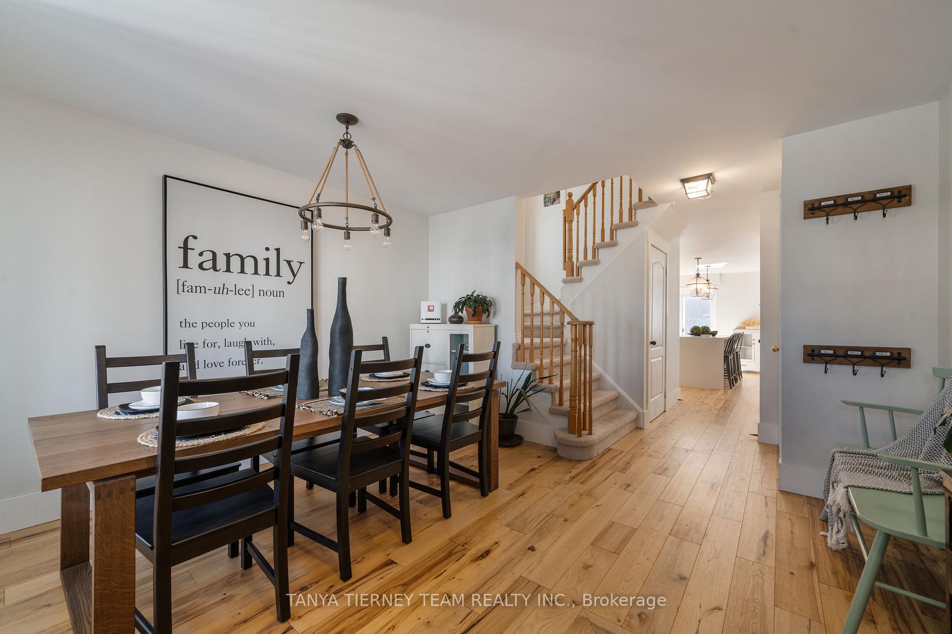 Photo 14 of 45 Eastgate Circle, Whitby, Brooklin — HOMEH