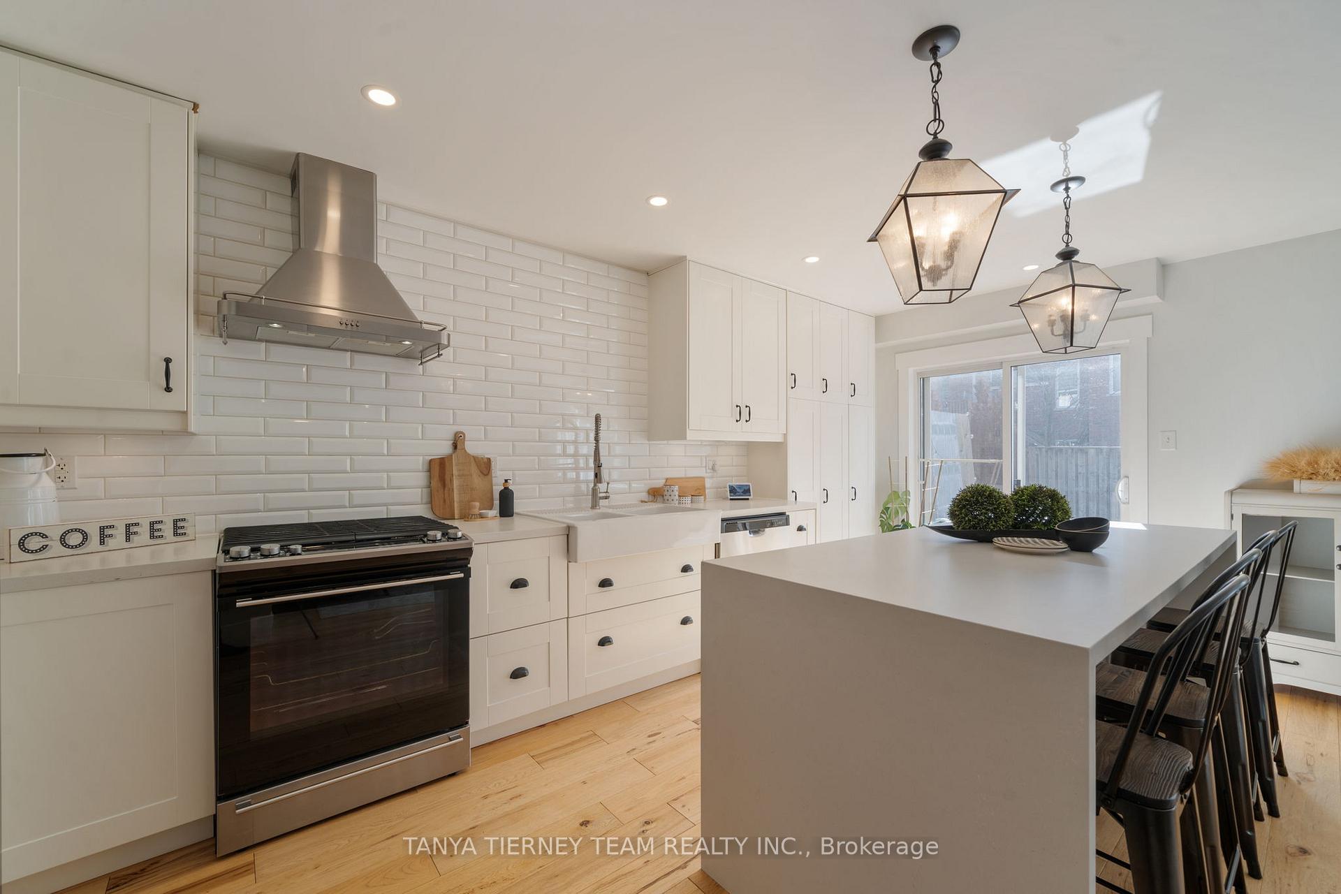 Photo 19 of 45 Eastgate Circle, Whitby, Brooklin — HOMEH