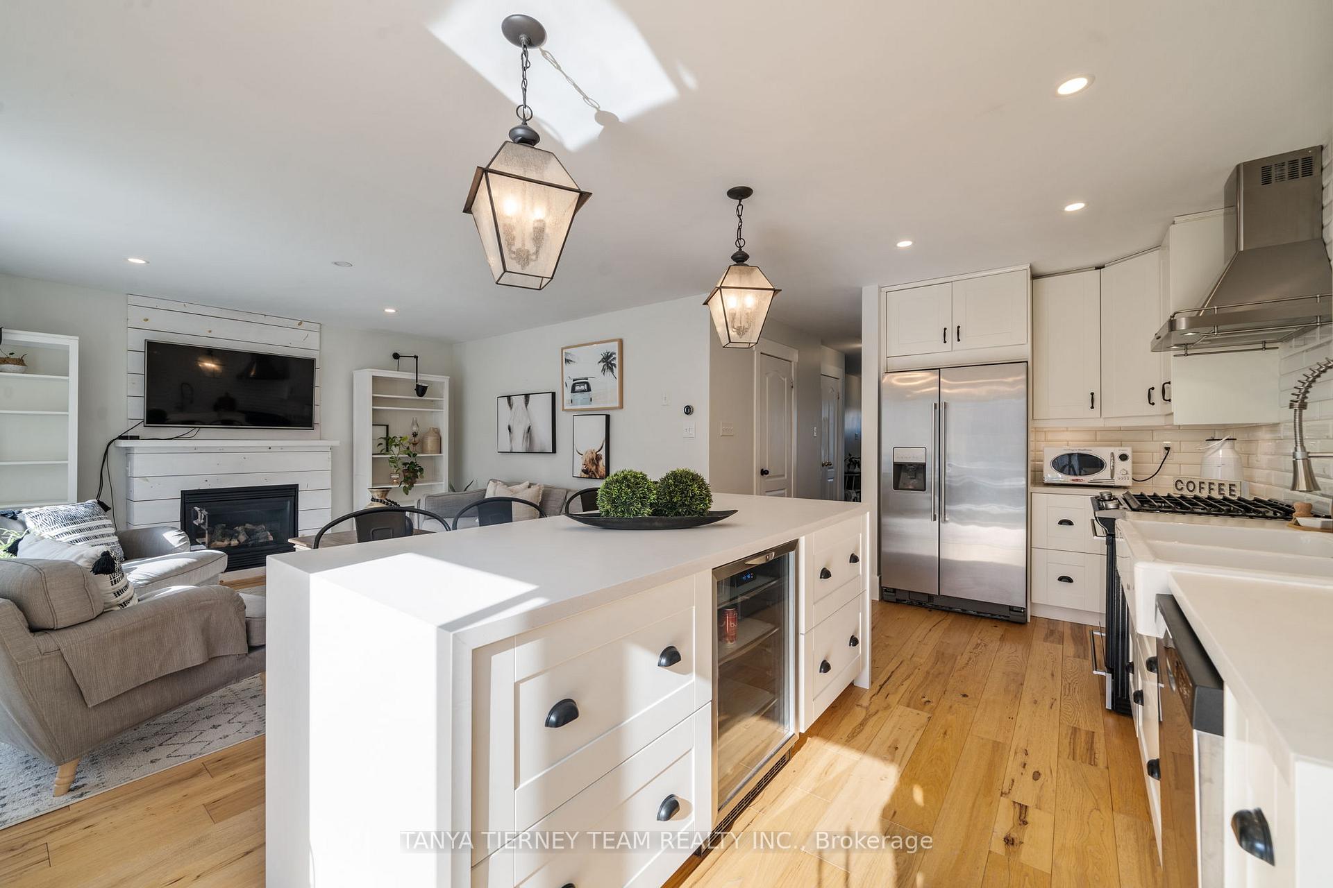 Photo 23 of 45 Eastgate Circle, Whitby, Brooklin — HOMEH
