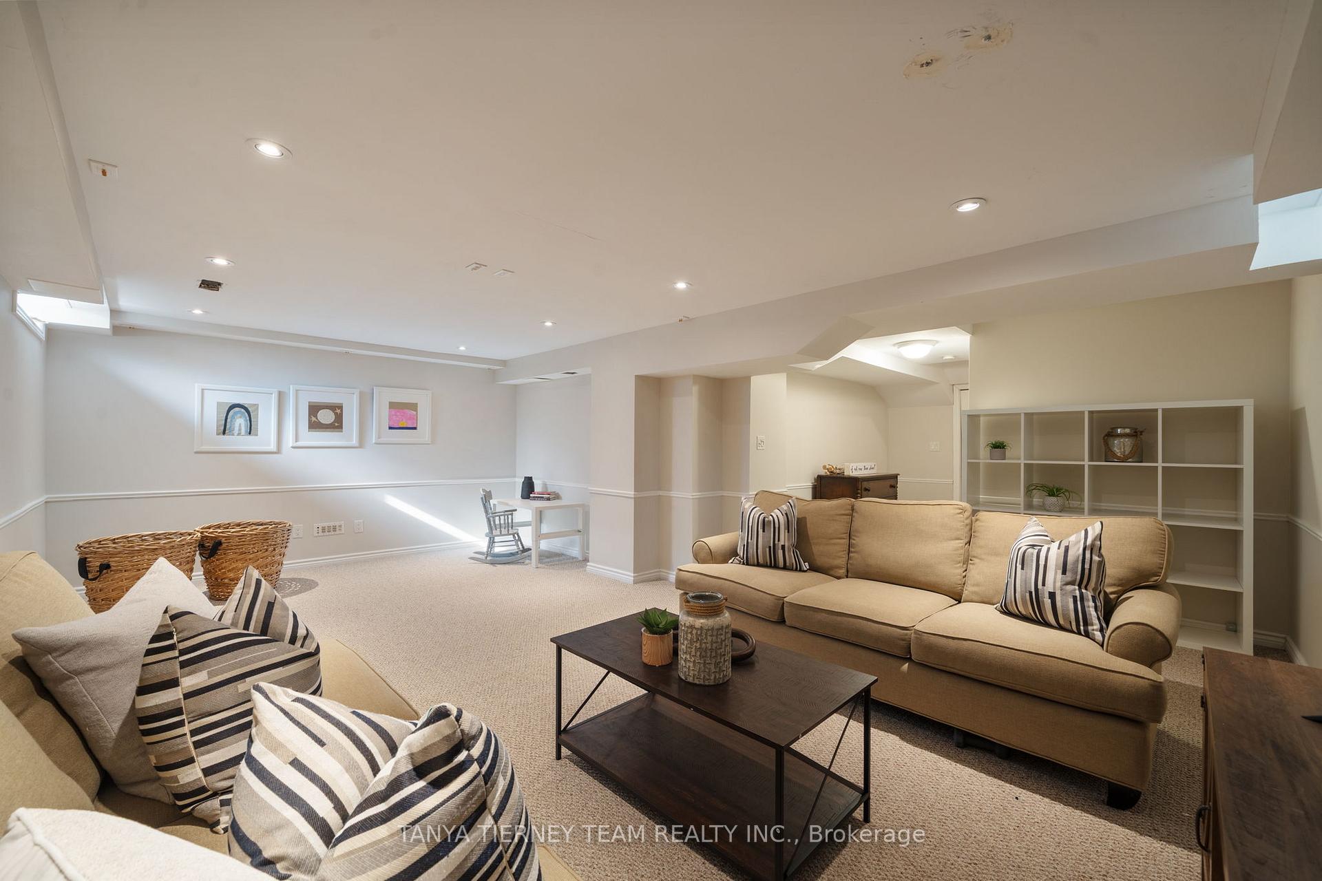 Photo 29 of 45 Eastgate Circle, Whitby, Brooklin — HOMEH