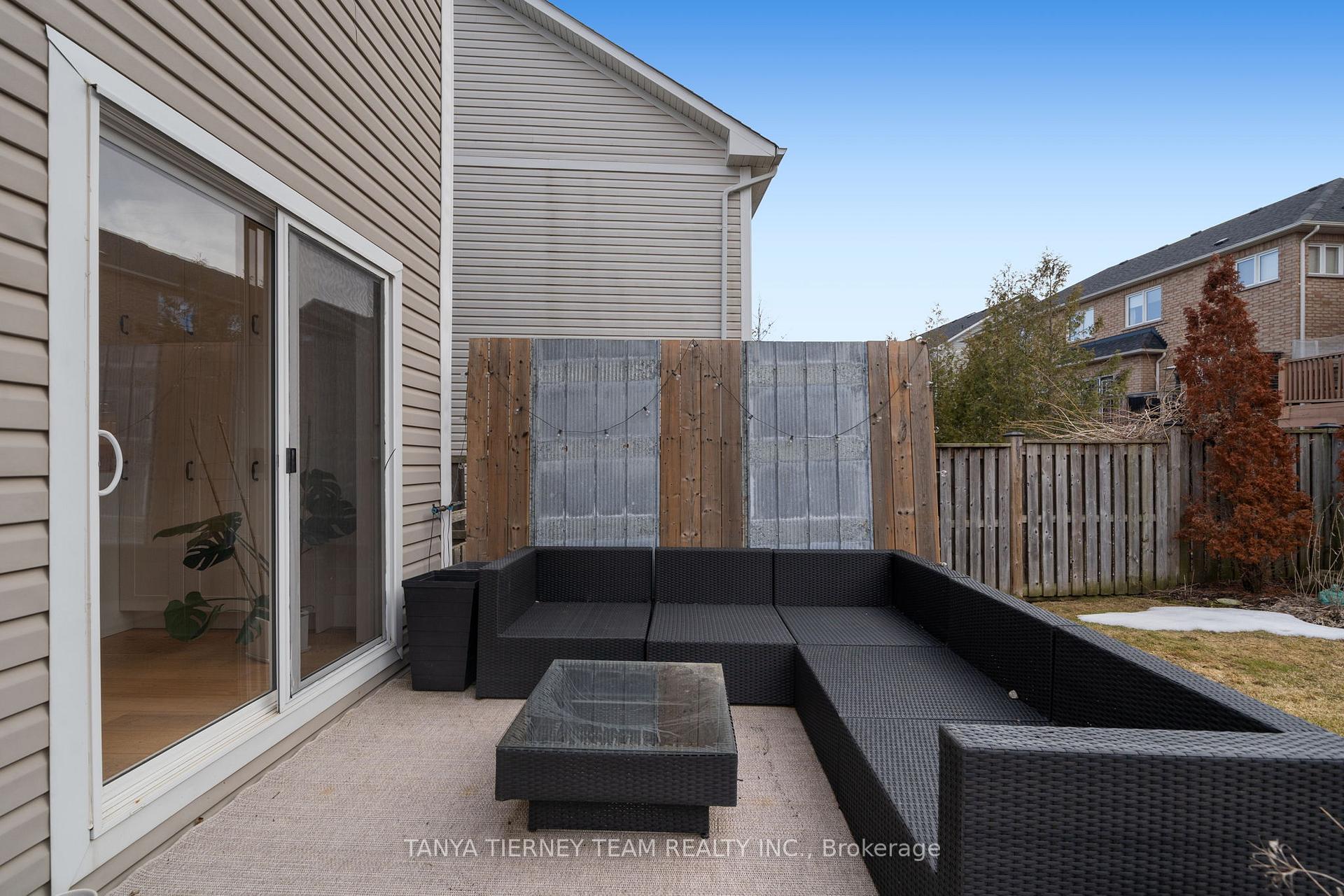 Photo 31 of 45 Eastgate Circle, Whitby, Brooklin — HOMEH
