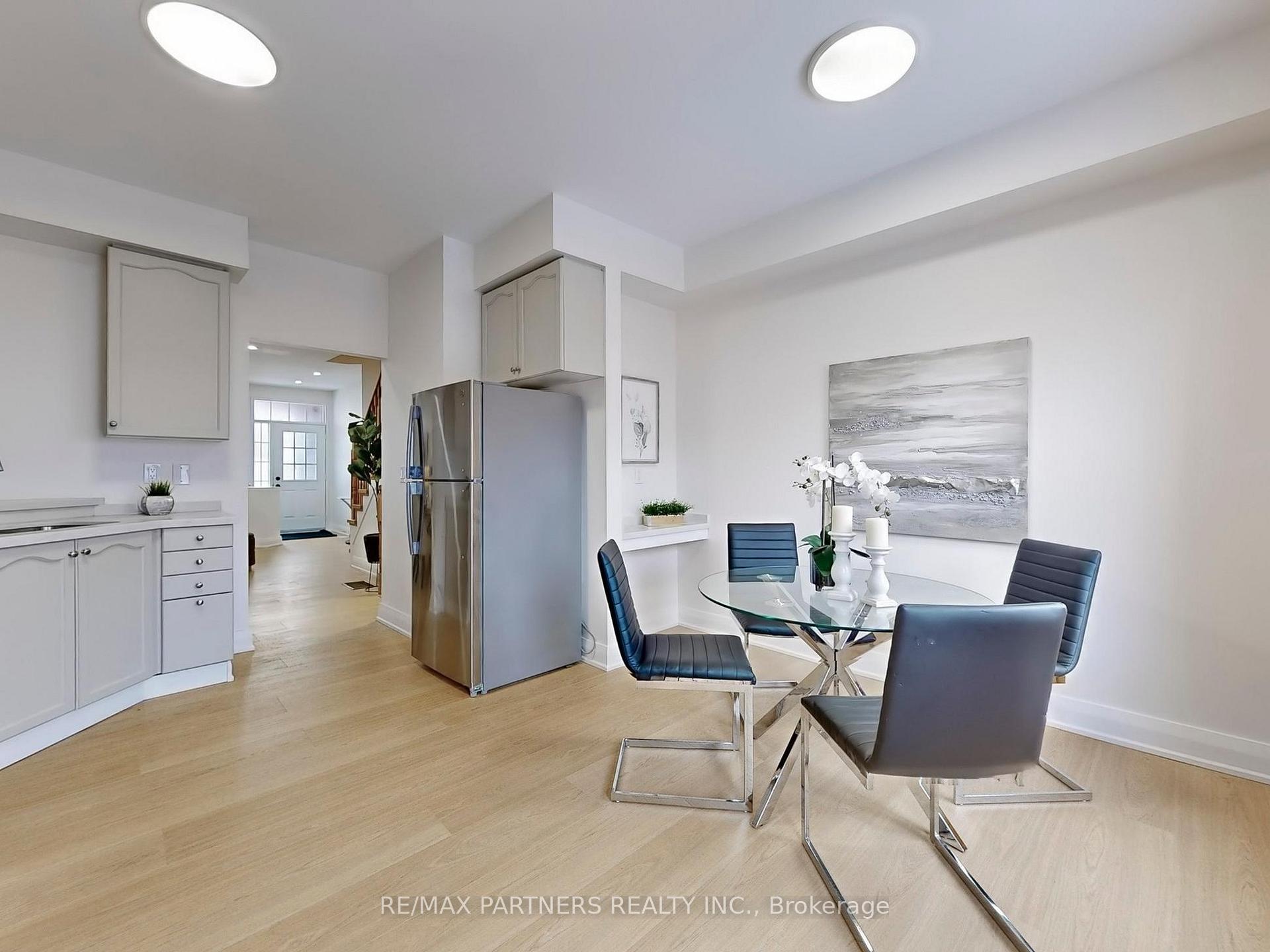 Photo 7 of 190 Bur Oak Avenue, Markham, Berczy — HOMEH