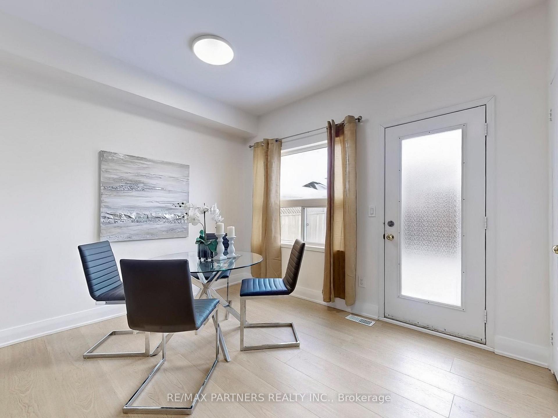 Photo 10 of 190 Bur Oak Avenue, Markham, Berczy — HOMEH