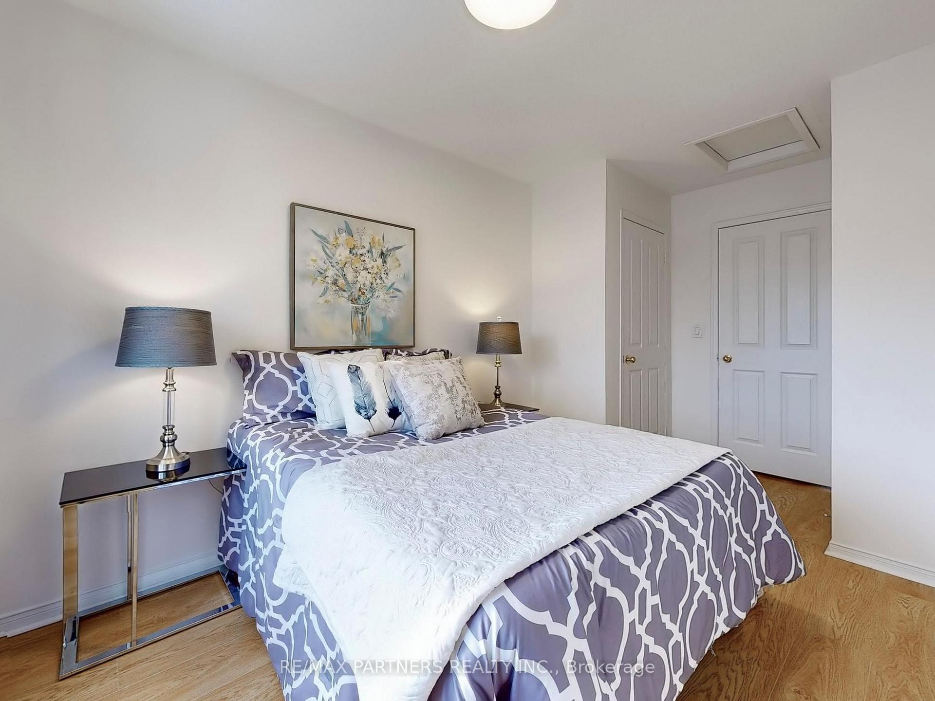 Photo 20 of 190 Bur Oak Avenue, Markham, Berczy — HOMEH