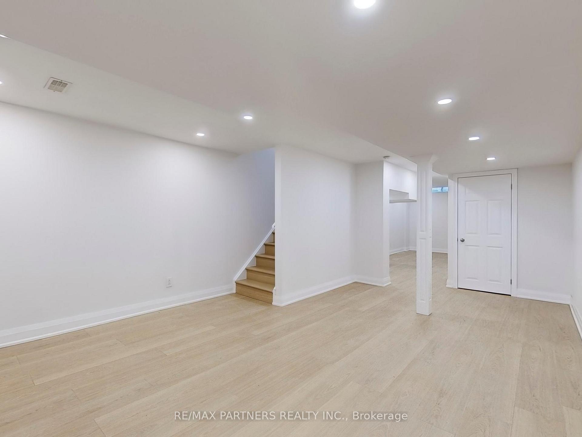 Photo 25 of 190 Bur Oak Avenue, Markham, Berczy — HOMEH